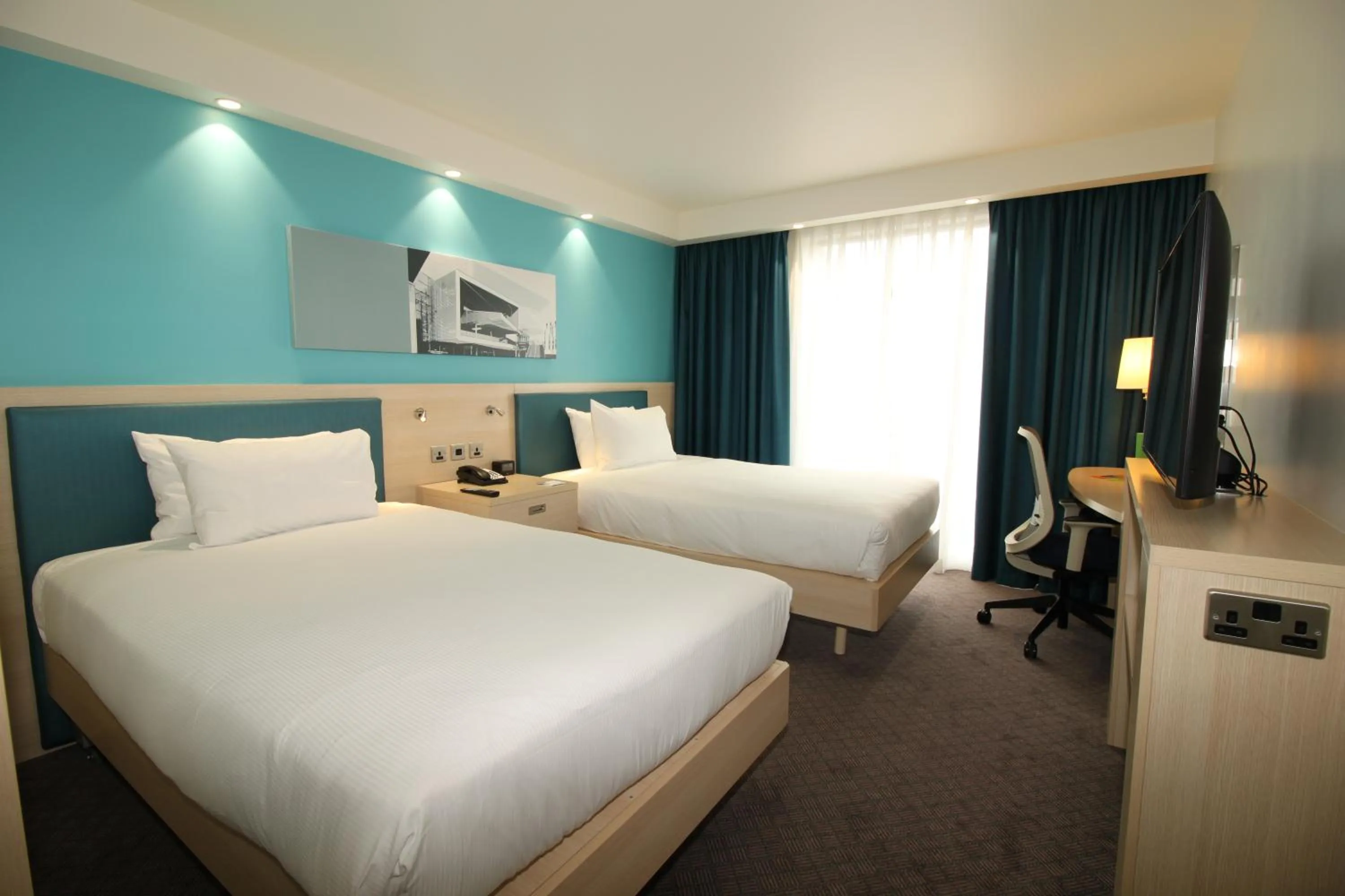Twin Room in Hampton By Hilton London Docklands
