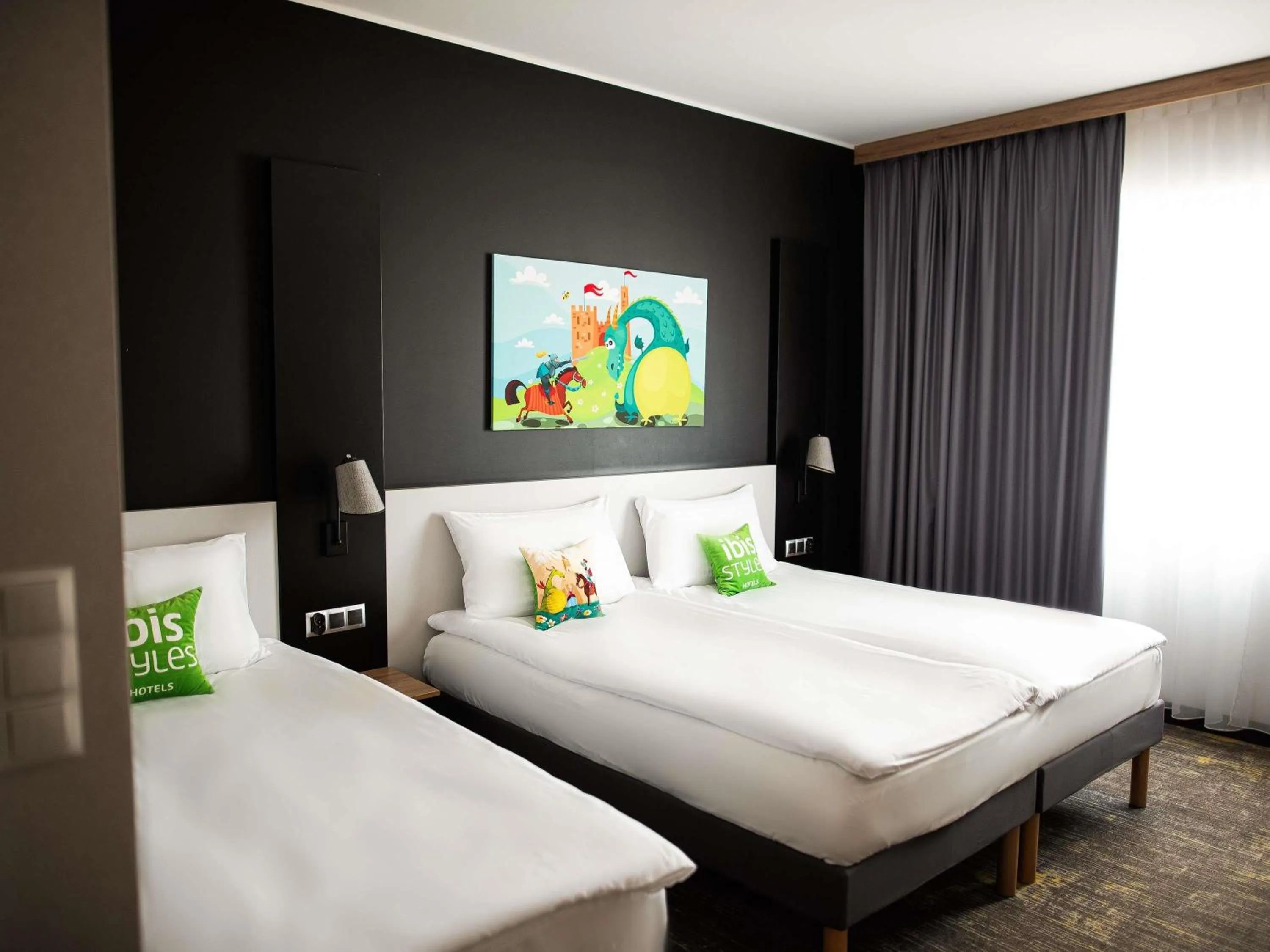 Standard Room with Double Bed and Single Bed in ibis styles Grudziadz
