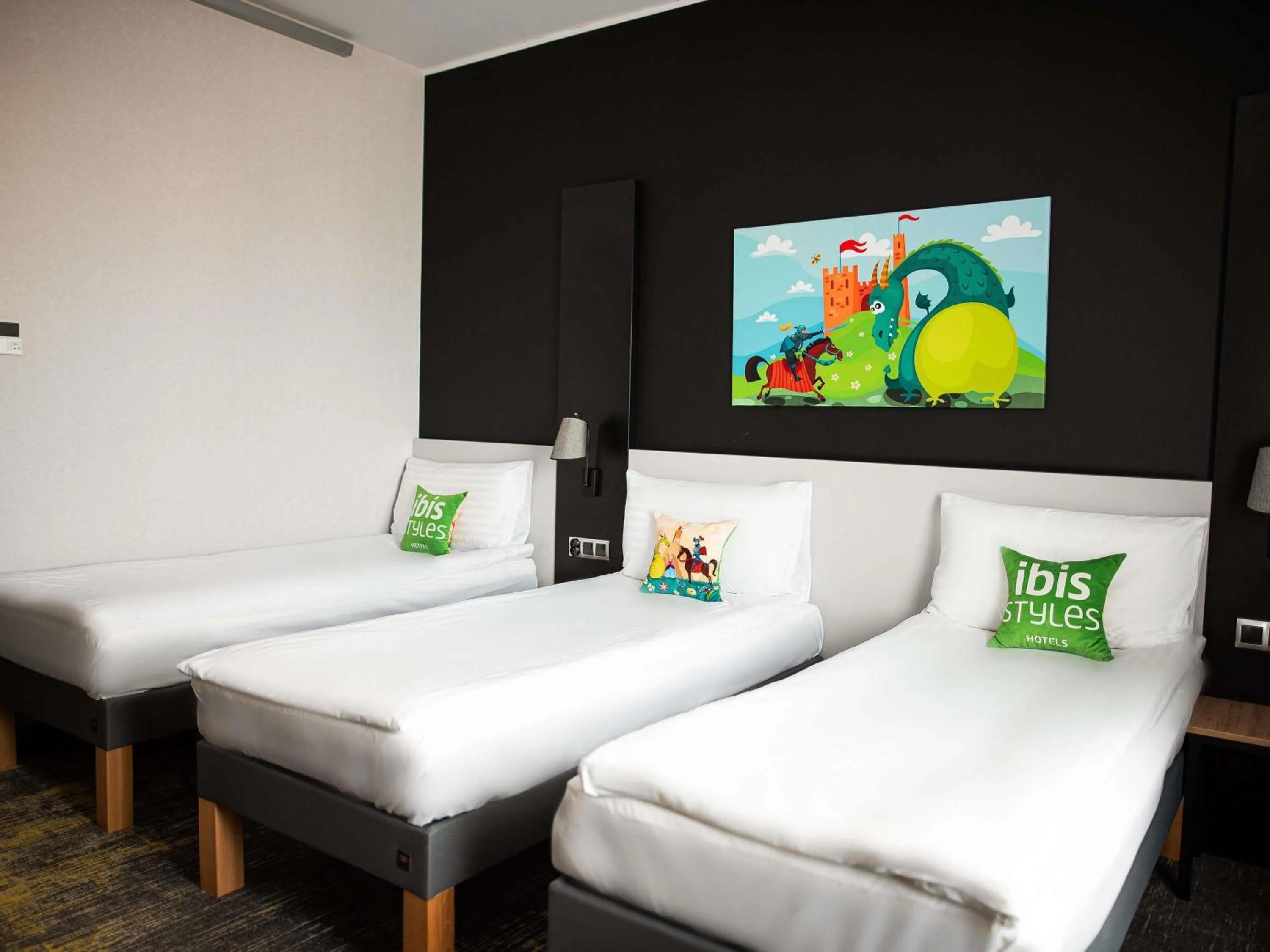 Standard Room With Three Single Beds in ibis styles Grudziadz