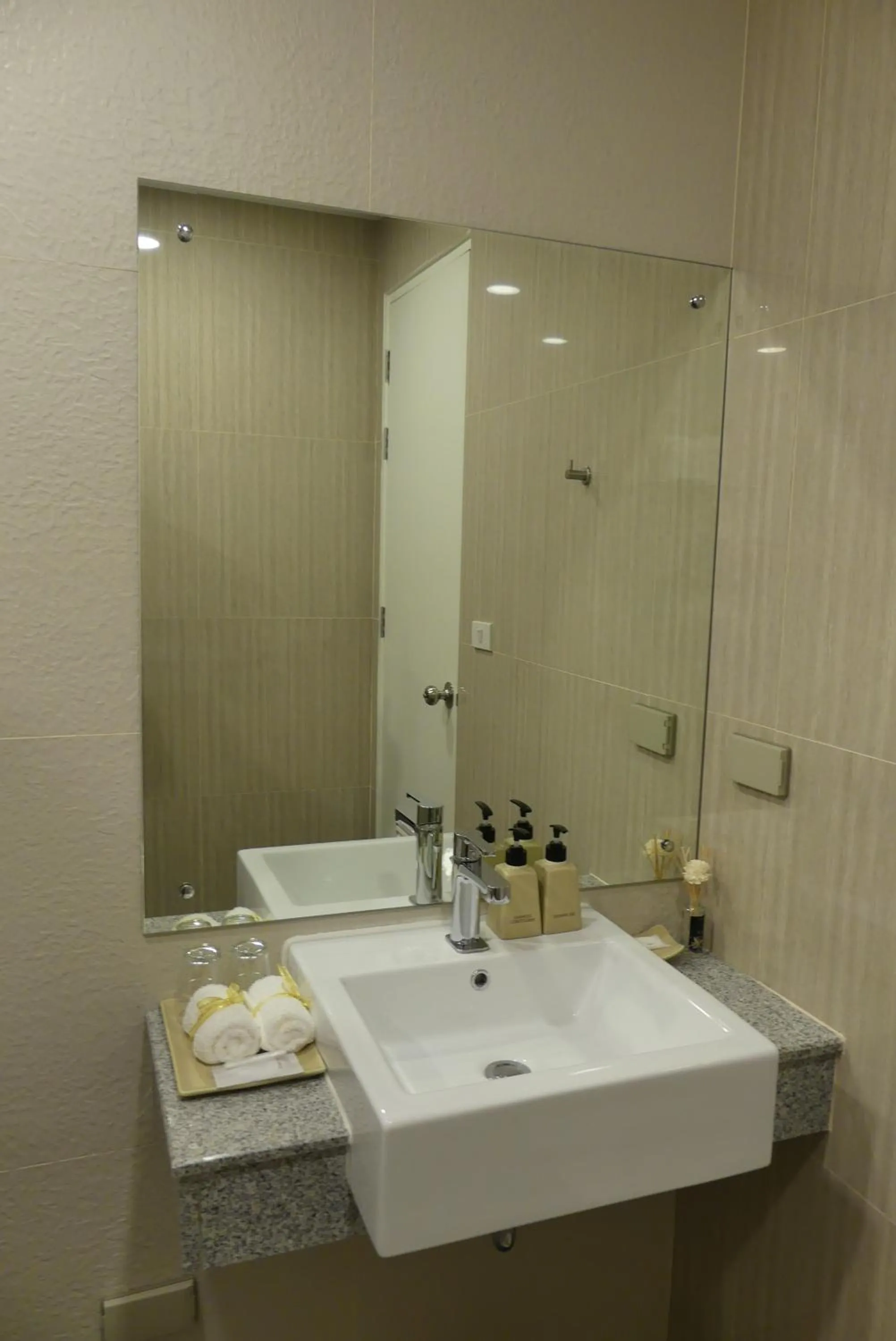 Studio Deluxe Pool View in The Garden 304