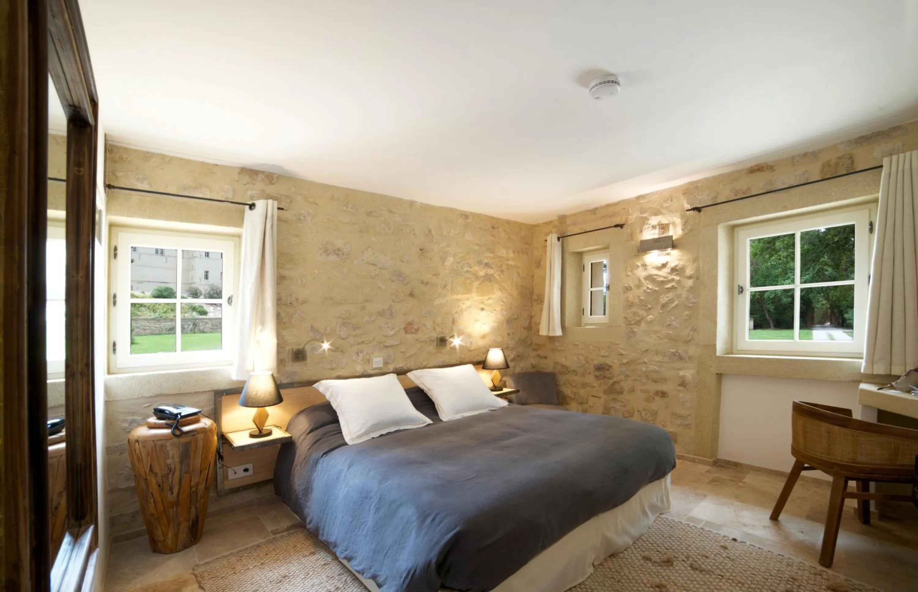 King Room - Annex in Château de Pondres