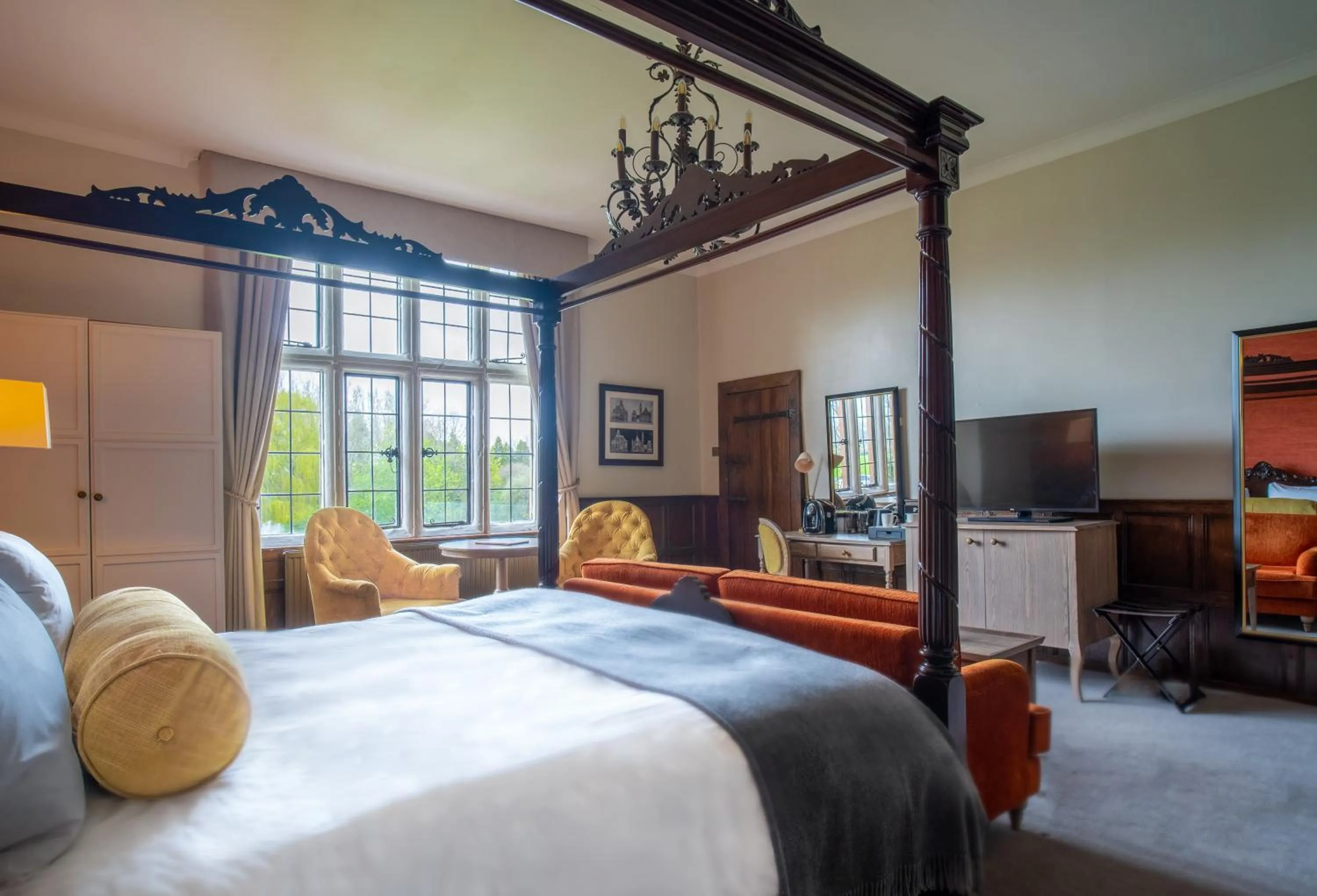 Manor House Four Poster in Billesley Manor Hotel & Spa, a Tribute Portfolio Hotel