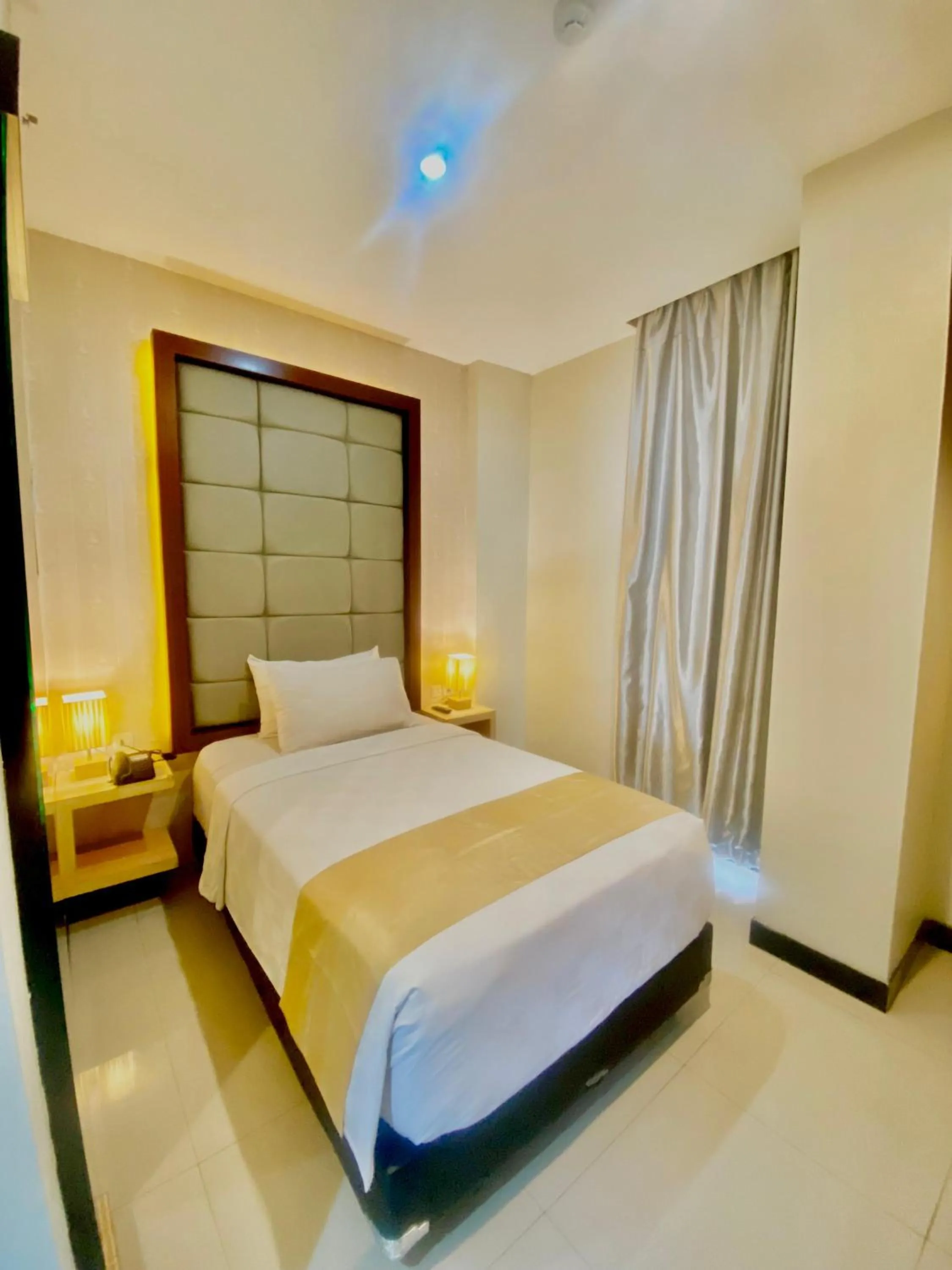 Superior Single Room - single occupancy in JLE'S Hotel