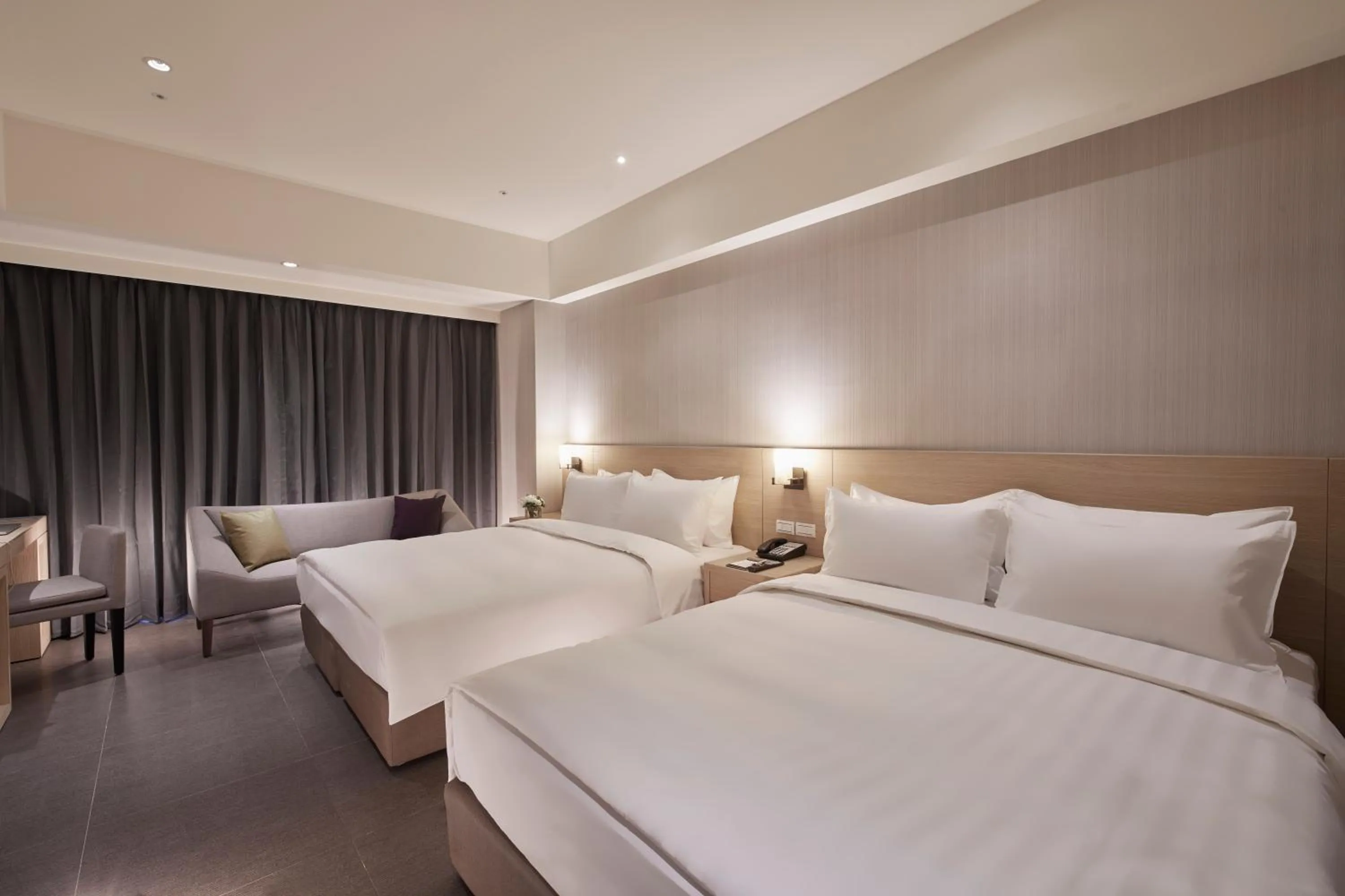 Elite Twin Room in Grand Bay Resort Hotel