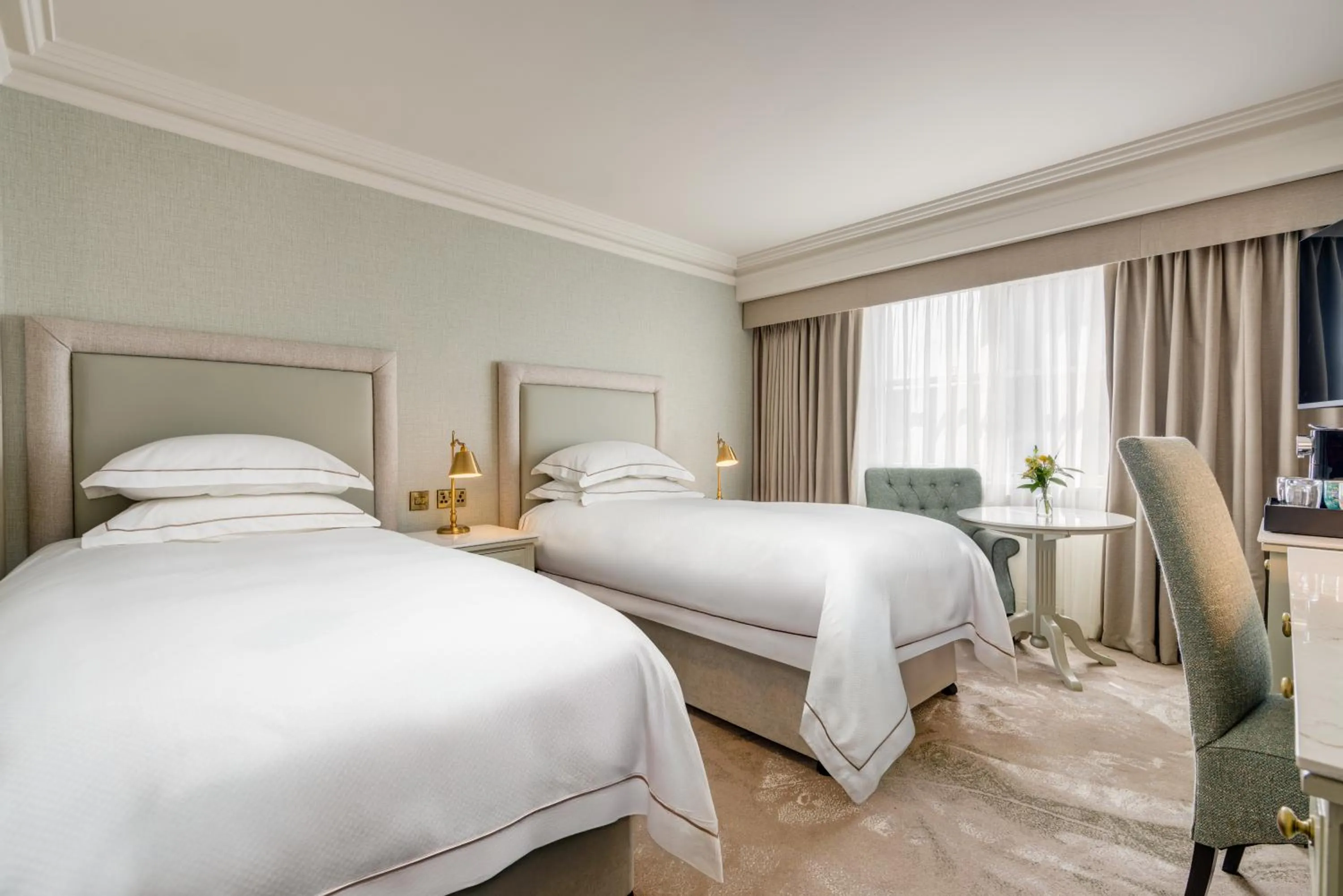 Signature Twin in Brooks Hotel