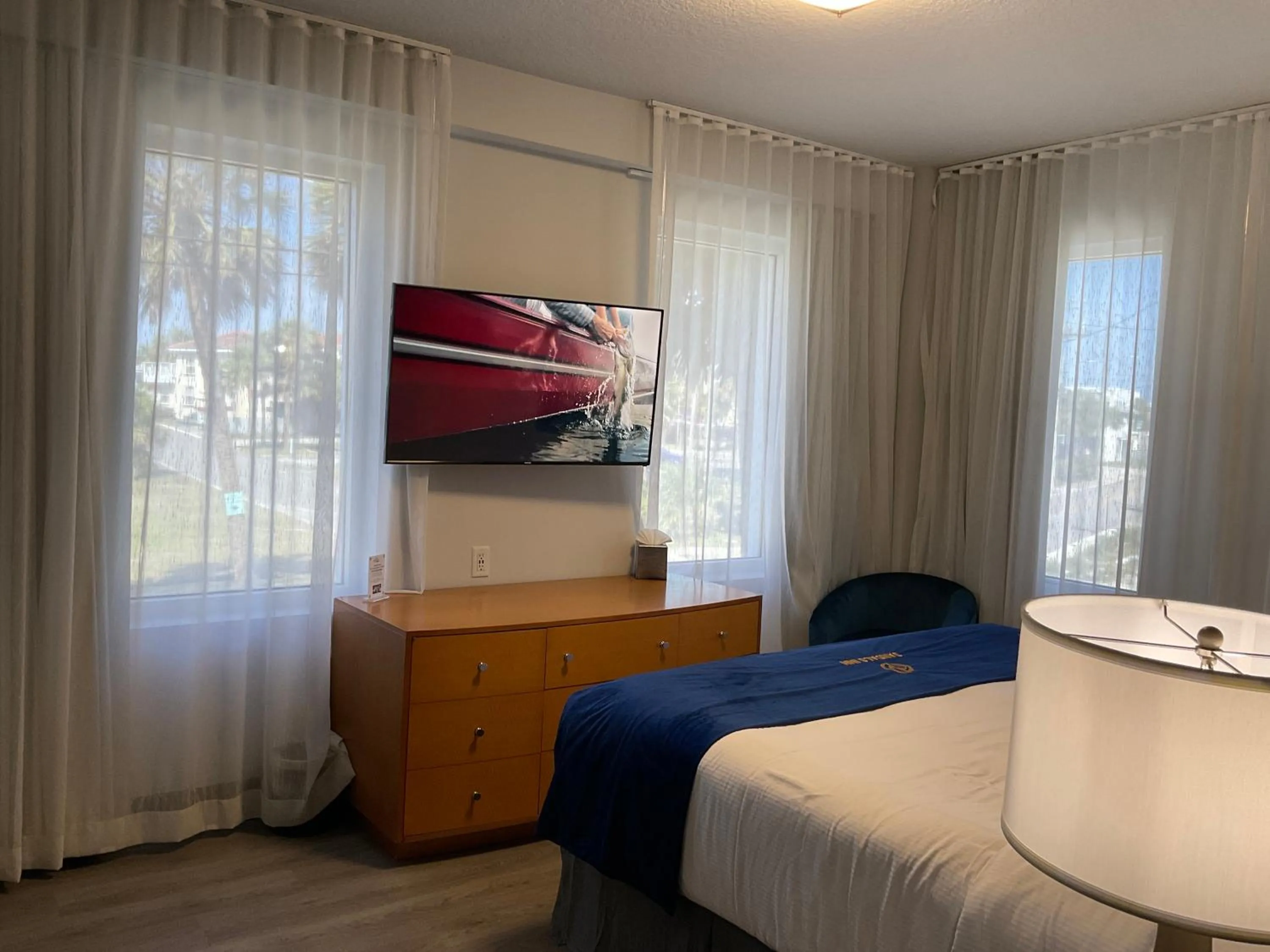 King Suite in The Streamline Hotel - Daytona Beach