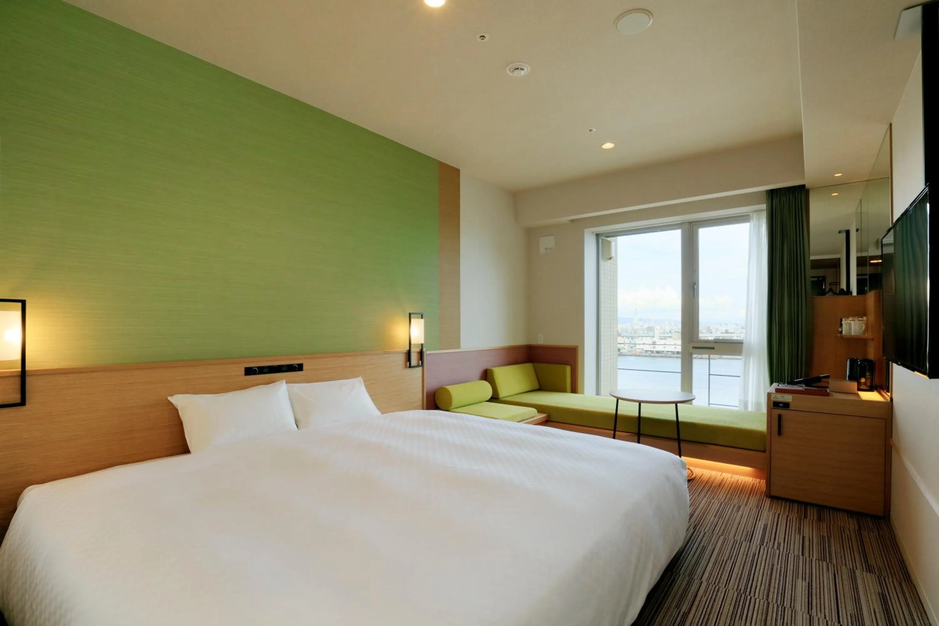 Superior King Room and River View - High Floor - Non-Smoking in THE SINGULARI HOTEL & SKYSPA at UNIVERSAL STUDIOS JAPAN