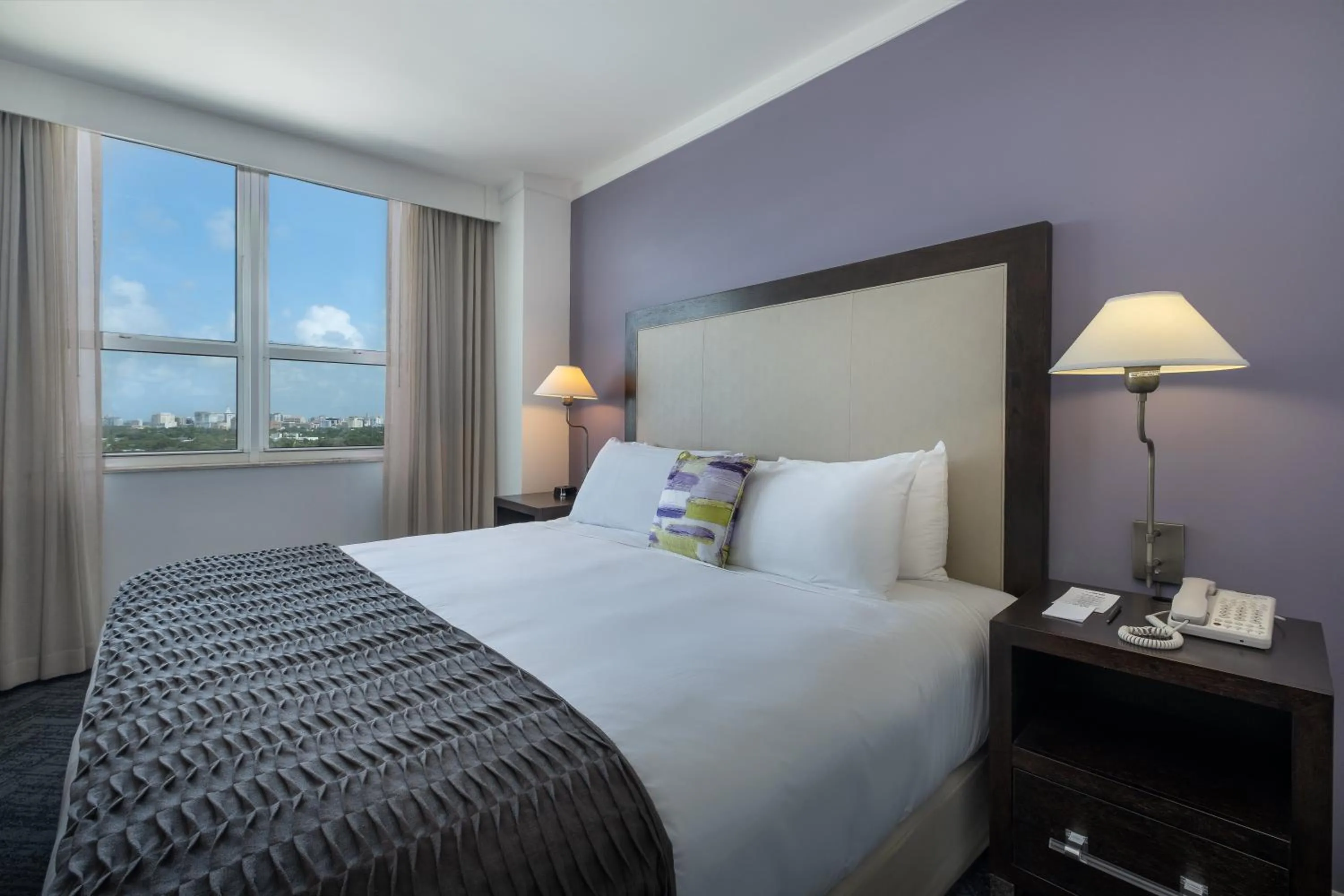 King Room with City View in Hotel Arya BW Premier Collection