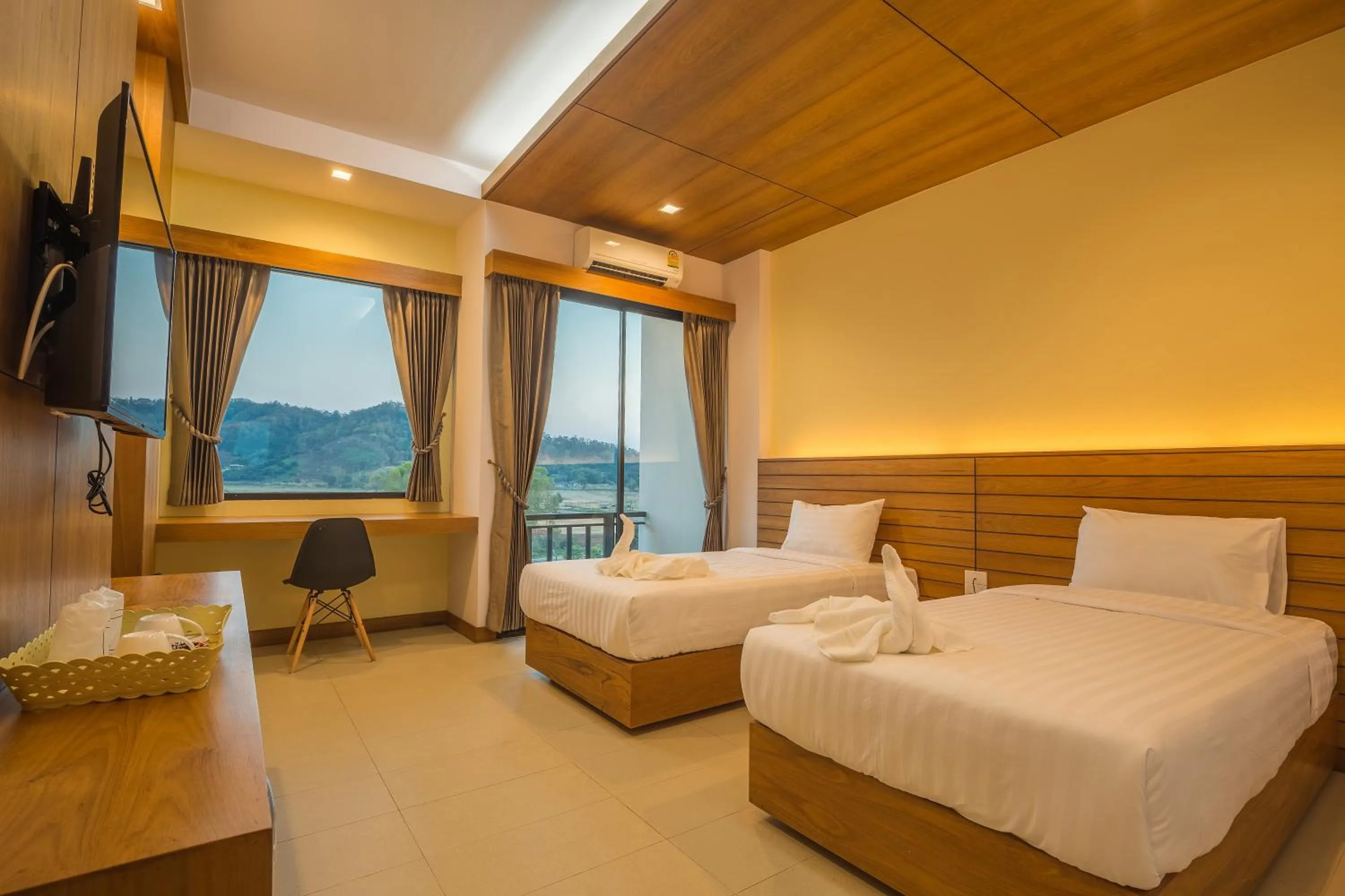 Deluxe Twin Room in Sann View Hotel