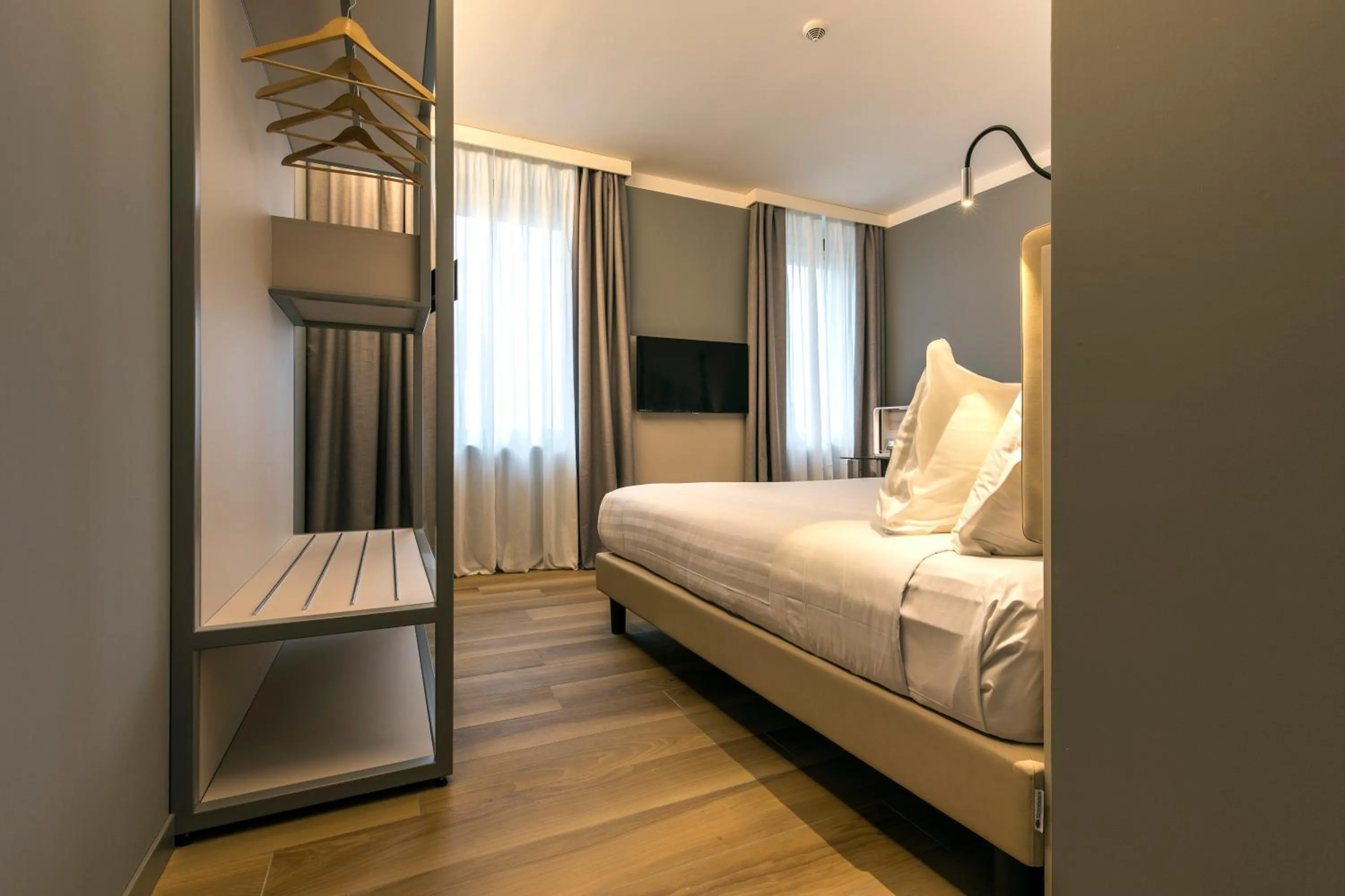 Triple Room in 43 Station Hotel