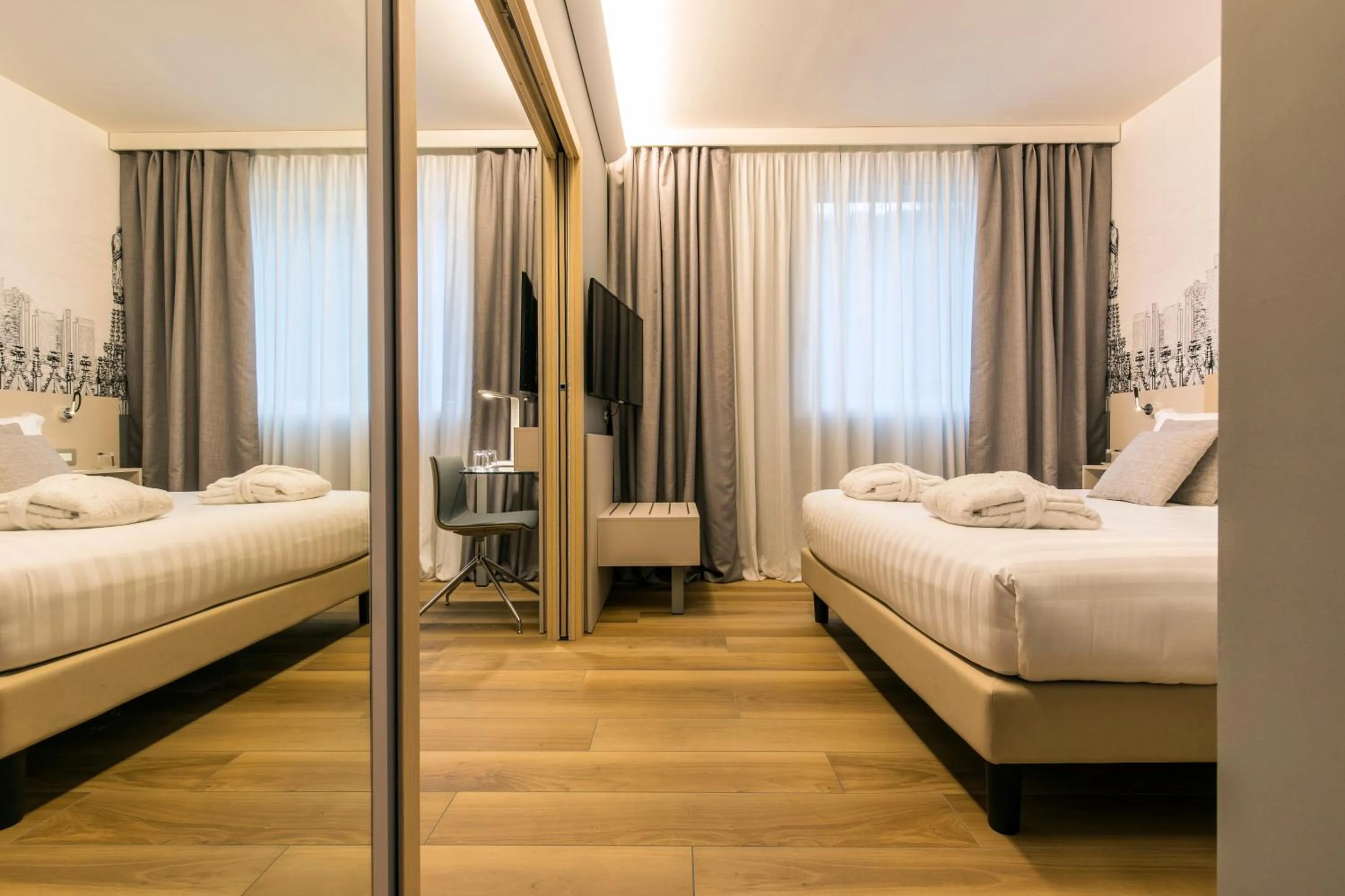 Superior Quadruple Room in 43 Station Hotel