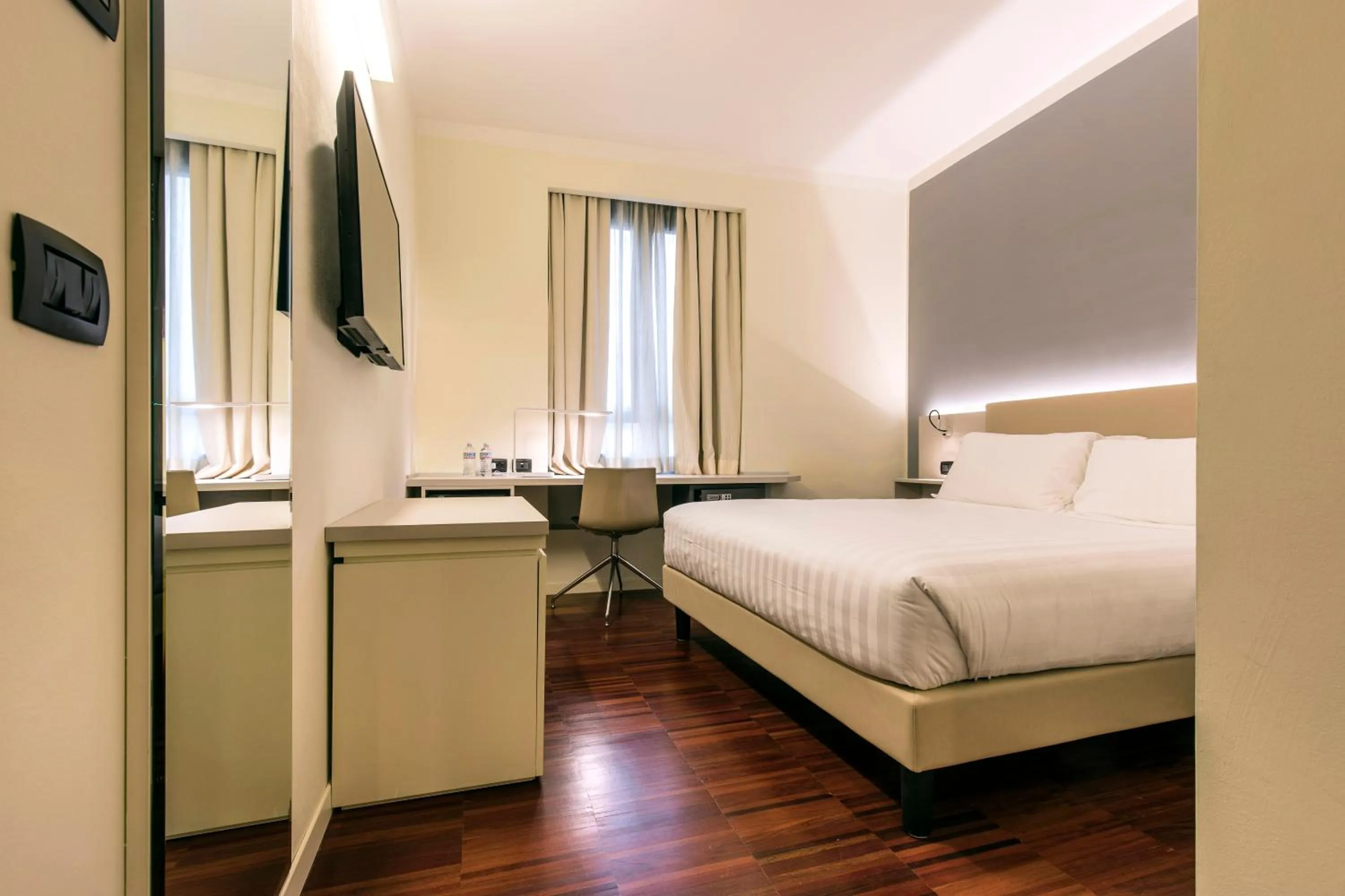 Double Room in 43 Station Hotel