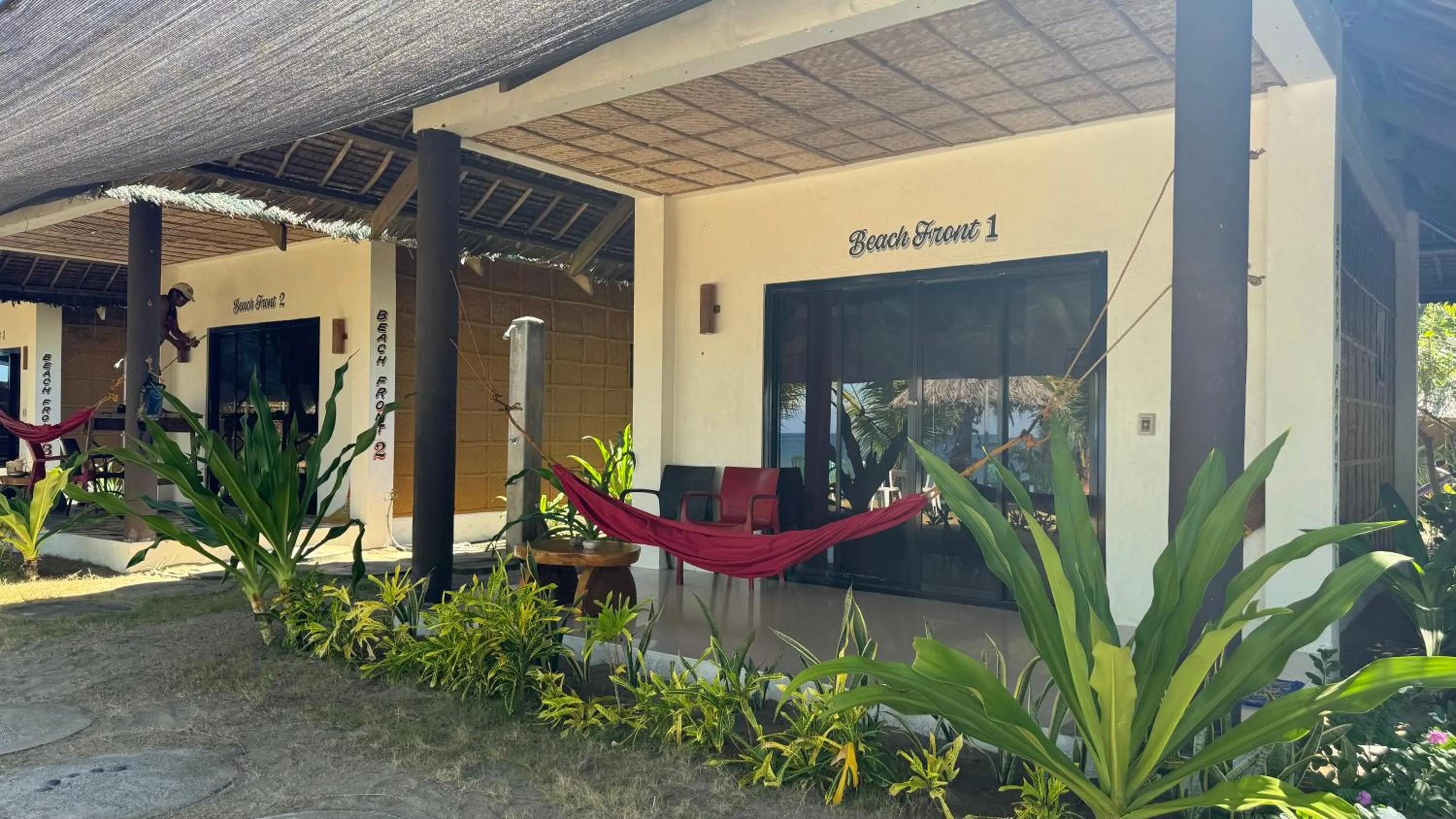 Bungalow - Beach Front in Footprints Beach Resort