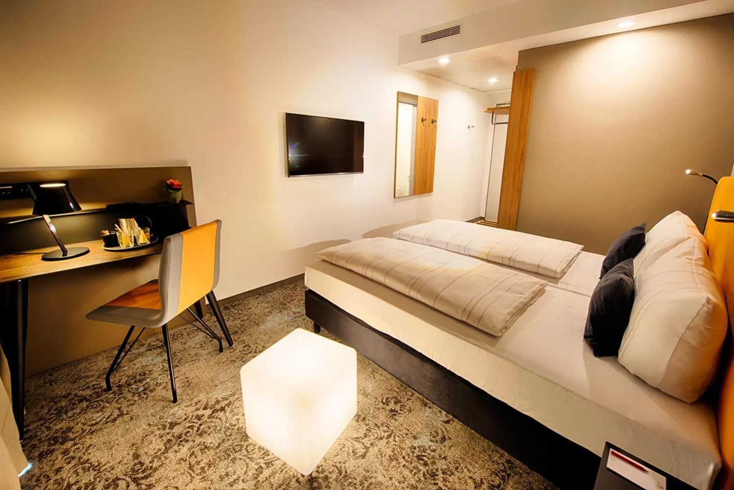 Business Double Room in LOGINN Hotel Leipzig