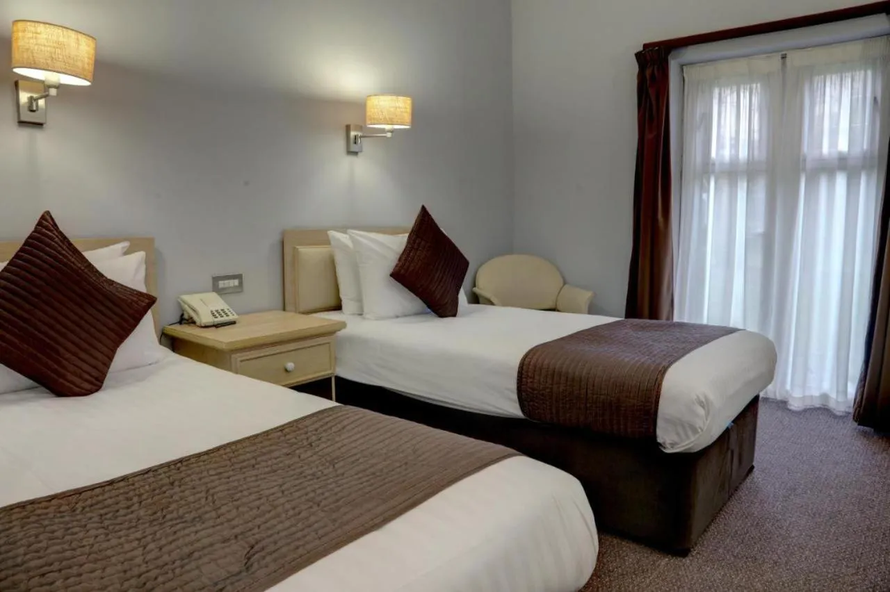 Twin Room - Disability Access in The Regency Hotel