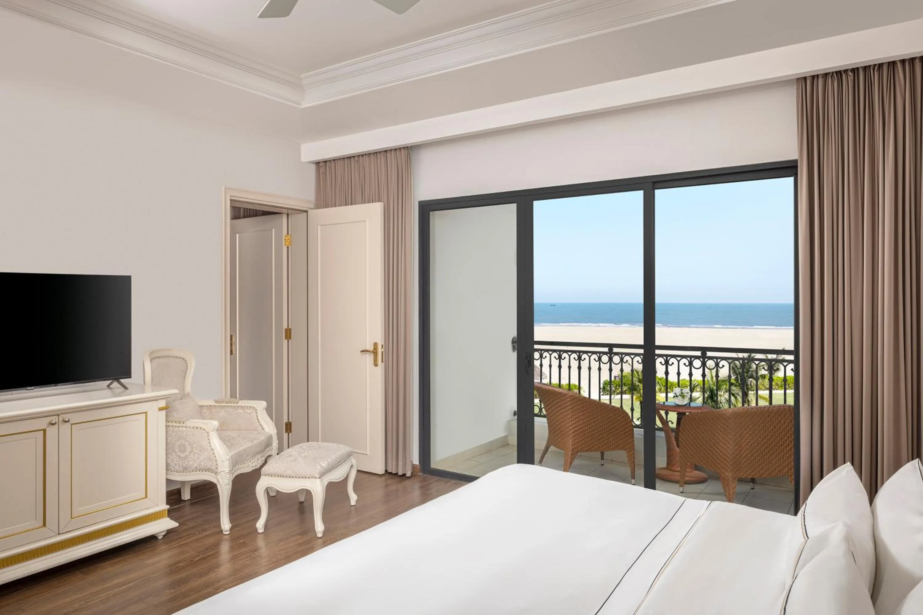 Two-Bedroom Deluxe Room with Sea View in Vinpearl Cua Hoi, Affiliated by Melia