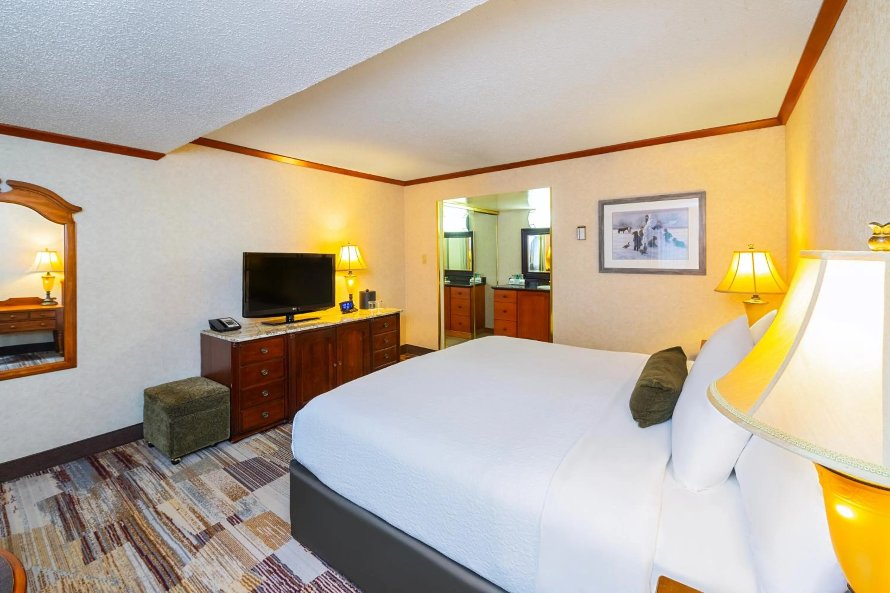 Deluxe Room with King Bed in Charltons Banff