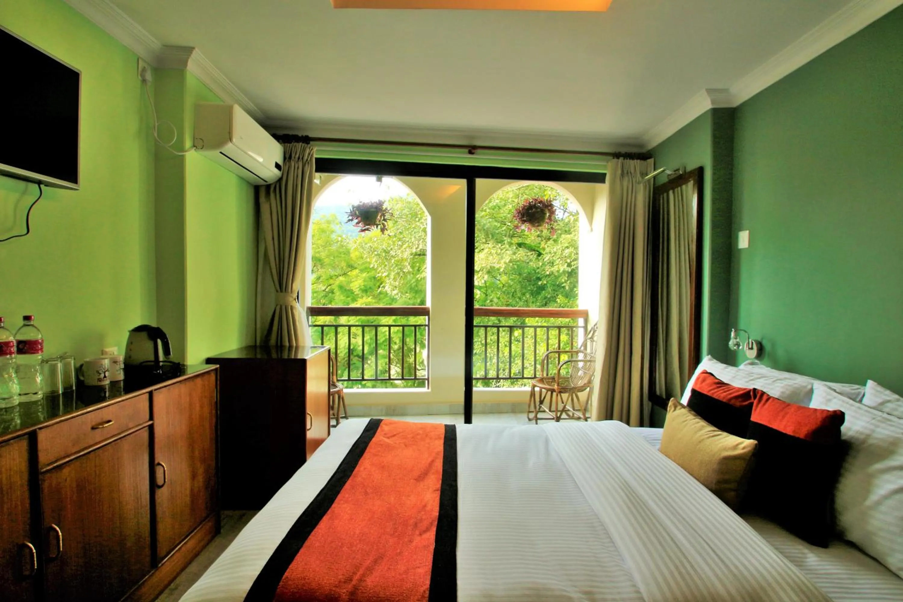 Superior Double Room - single occupancy in Hotel Raniban Arcade