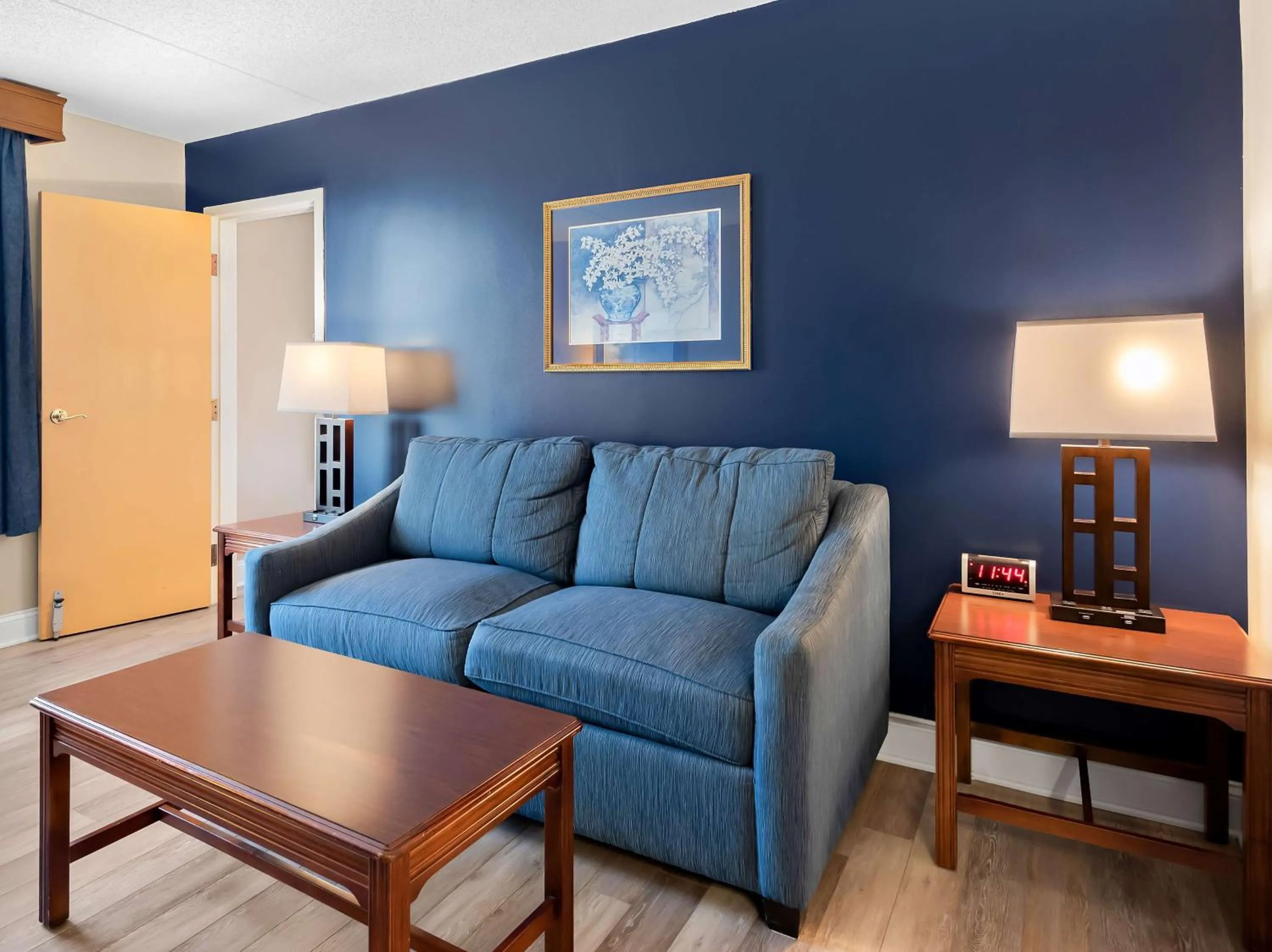 Queen Suite with Two Queen Beds in Best Western Potomac Mills