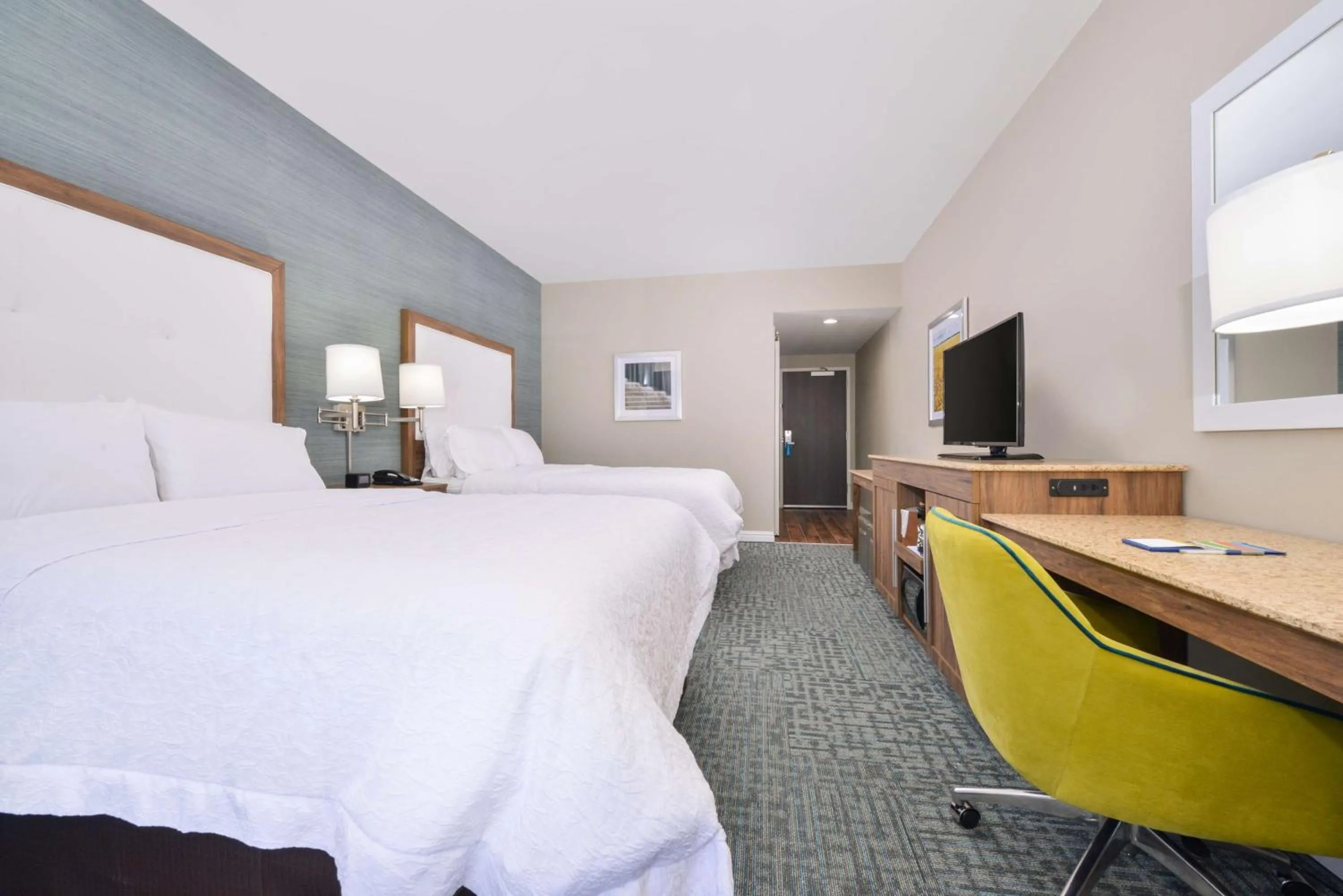 Queen Room with Two Queen Beds - Mobility and Hearing Access/Non-Smoking in Hampton Inn Emporia, KS