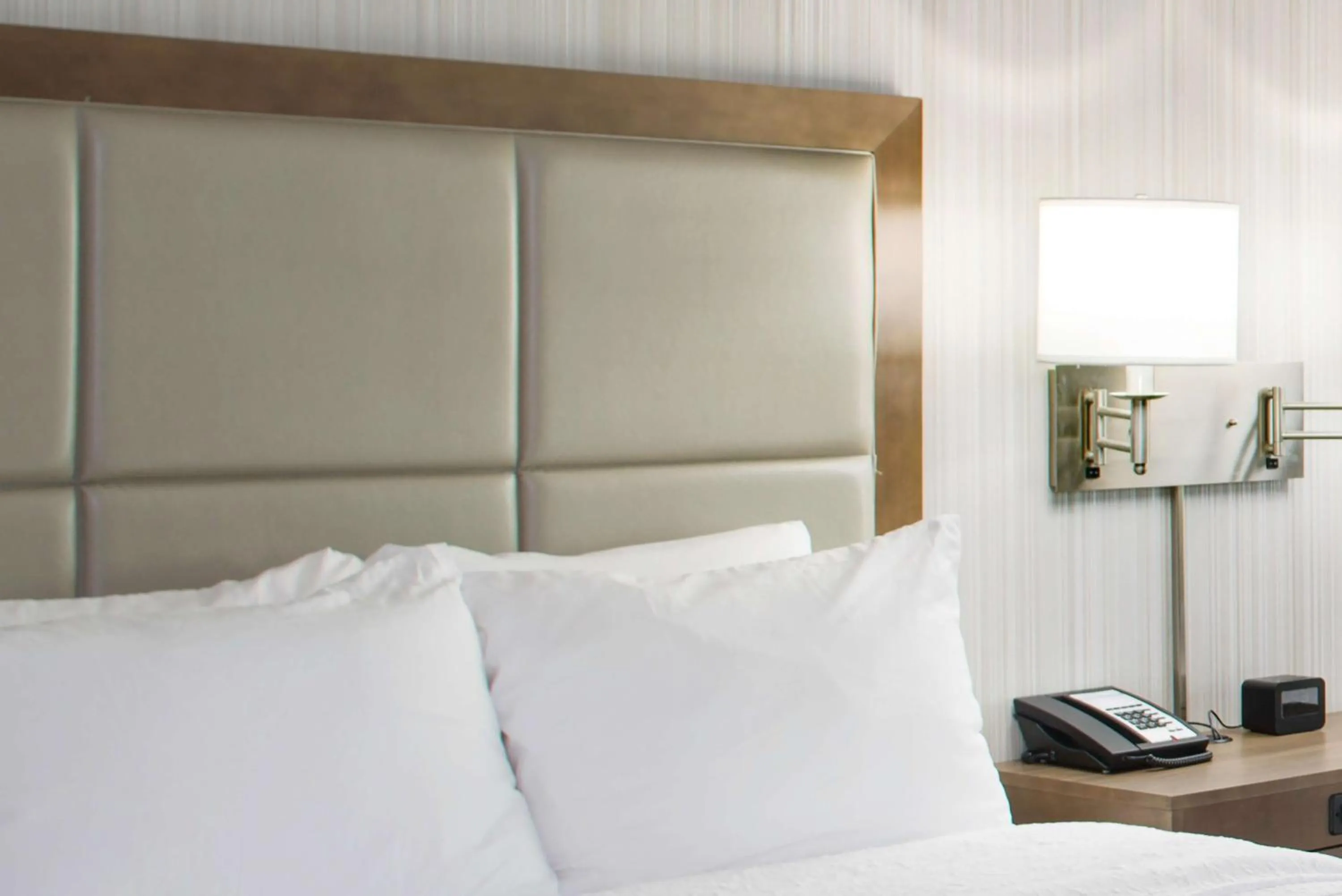 King Room - Non-Smoking in Hampton Inn & Suites Pittsburg Kansas Crossing Casino near Pitt State Univ