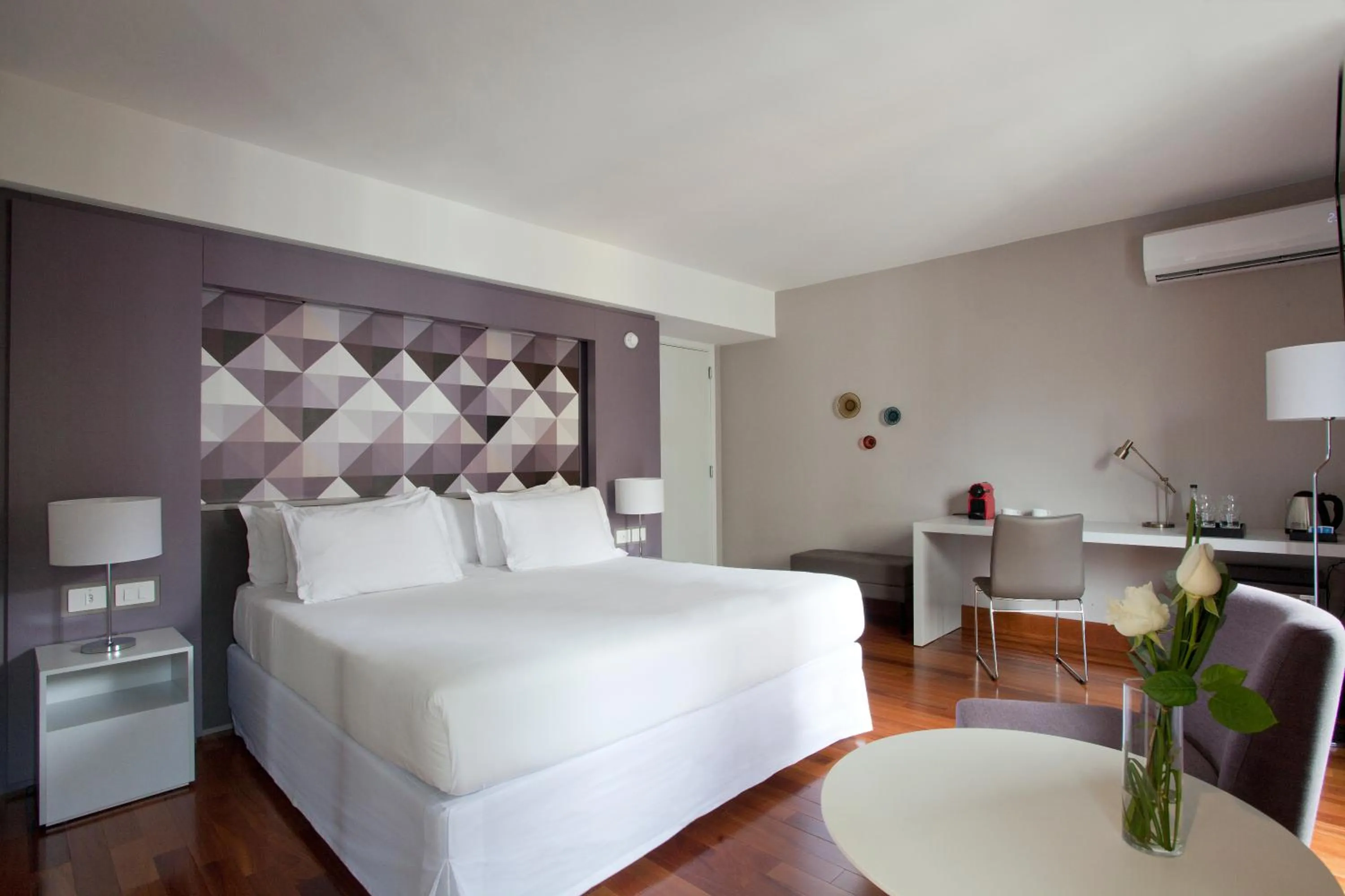 Premium Double Room - single occupancy in NH Curitiba The Five