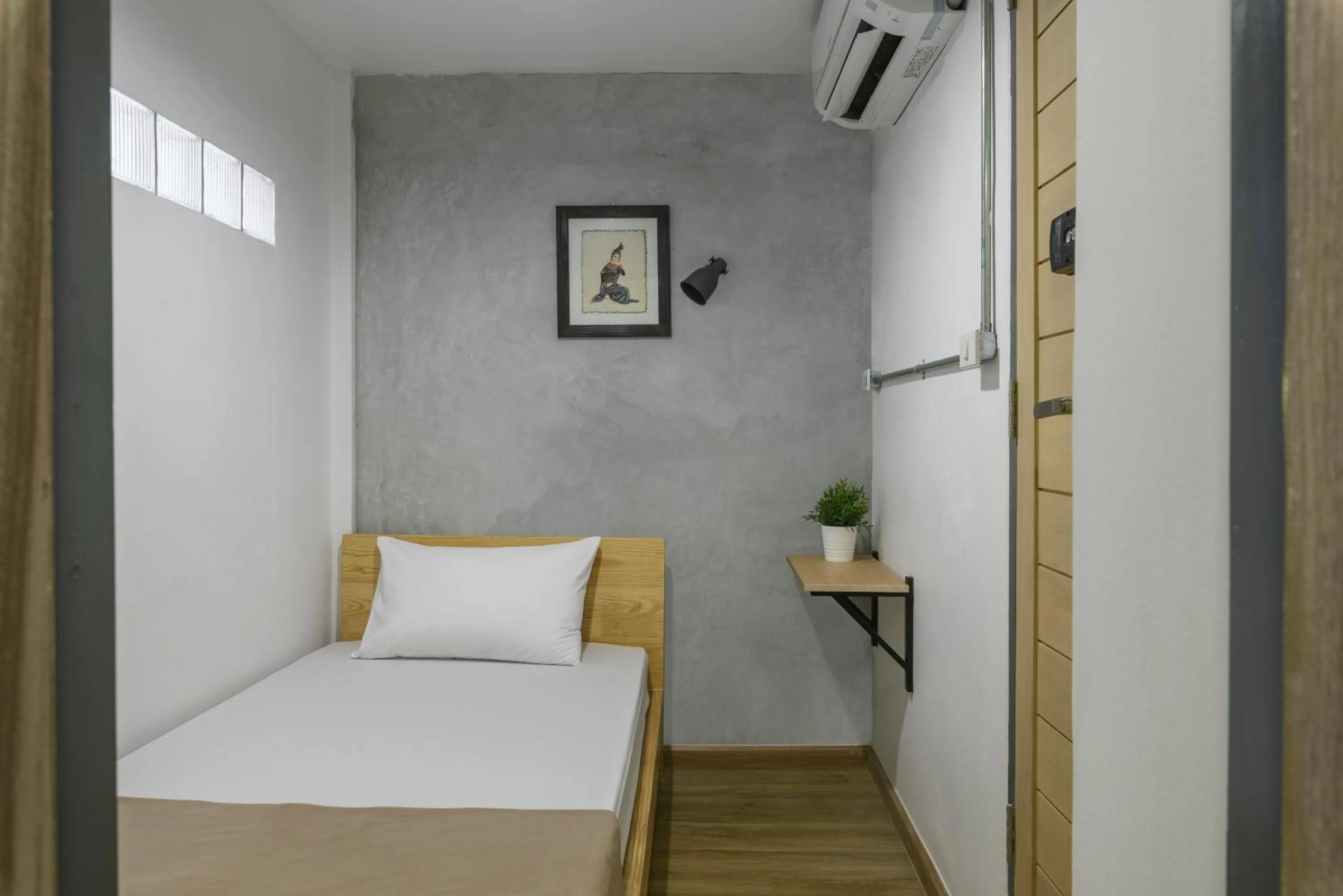 Single Room with Private Bathroom in ORA Hostel Bangkok