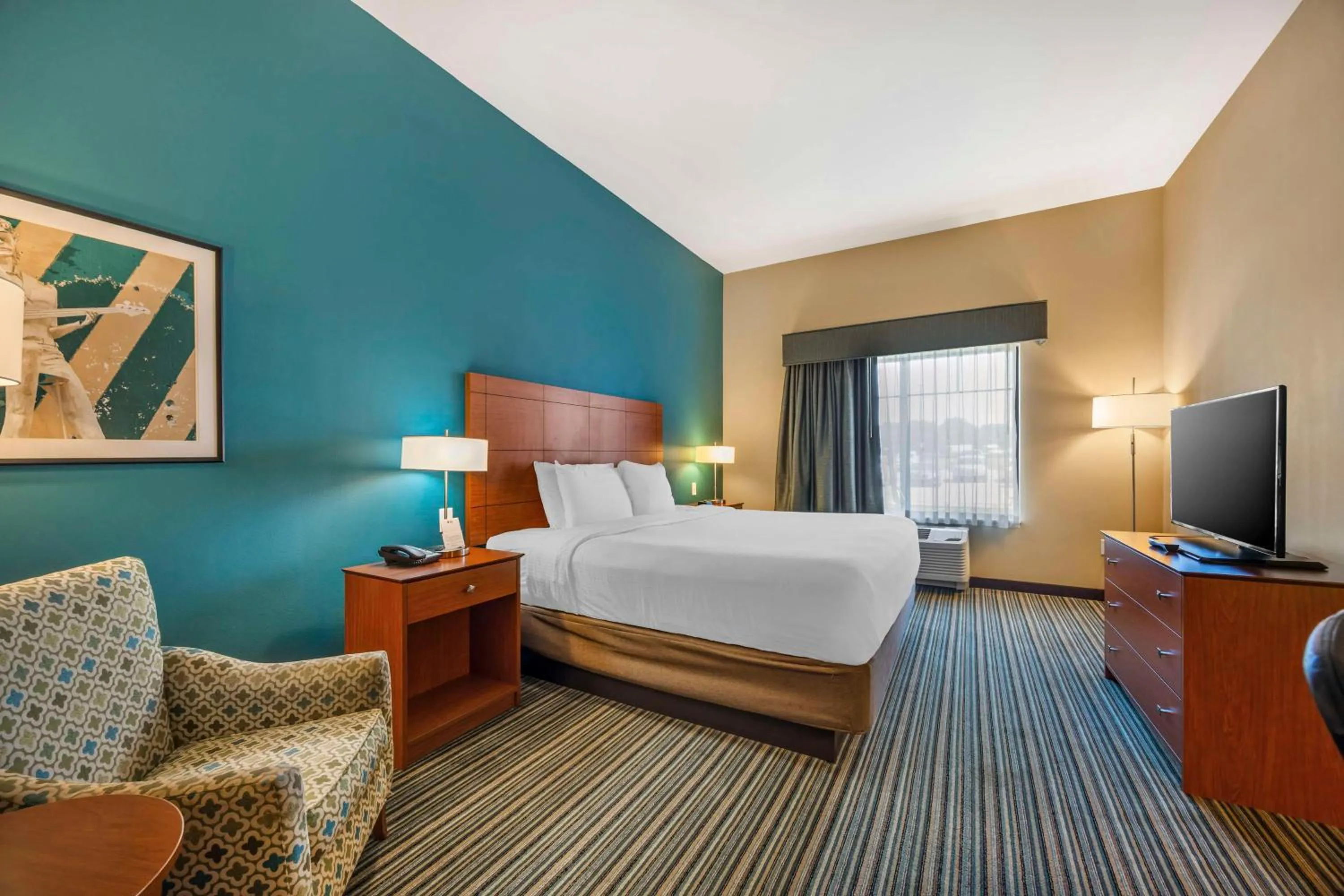 King Room - Non-Smoking in Best Western Plus Tuscumbia/Muscle Shoals Hotel & Suites