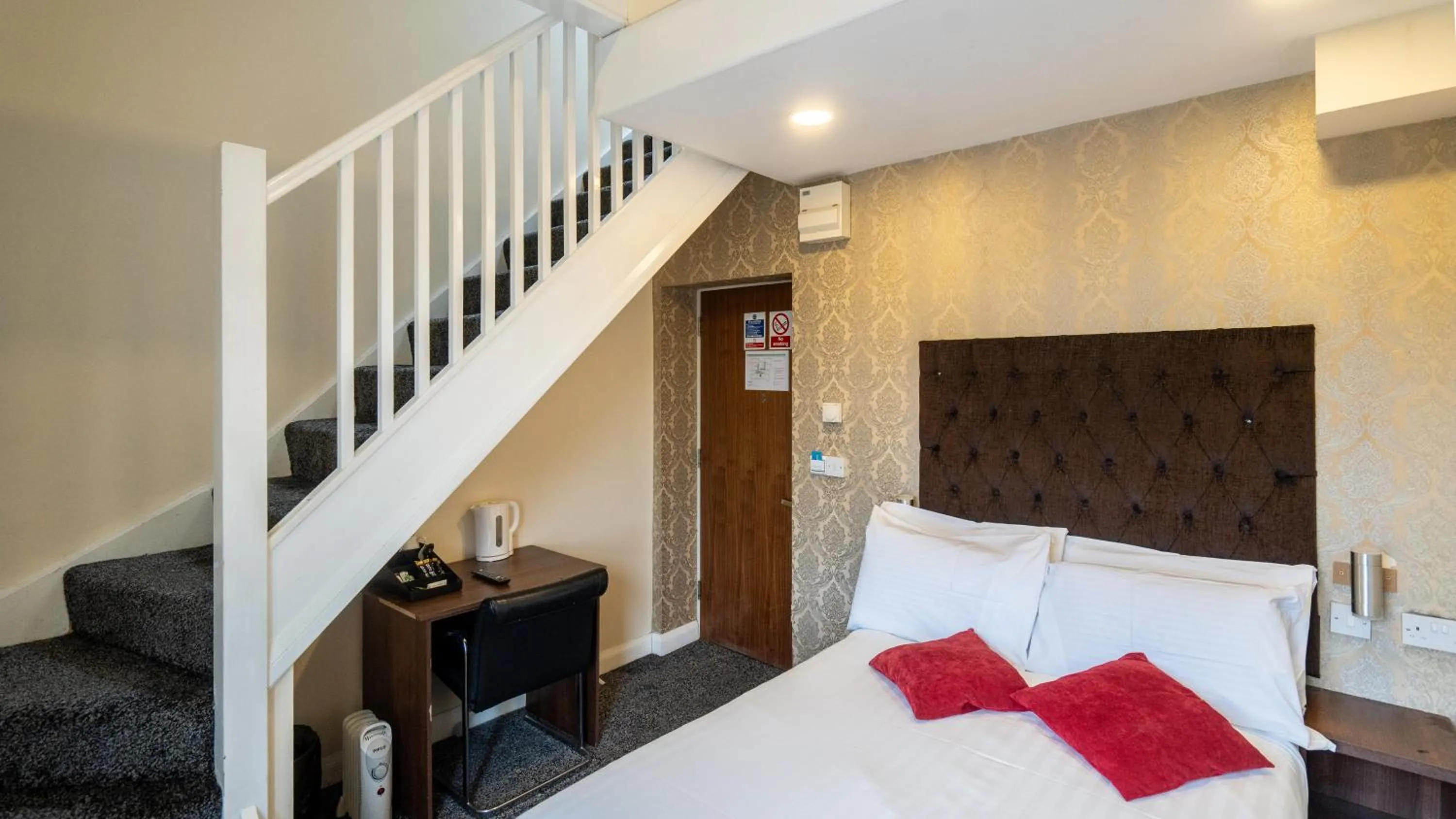 Duplex Double Room in Trivelles Seaforth