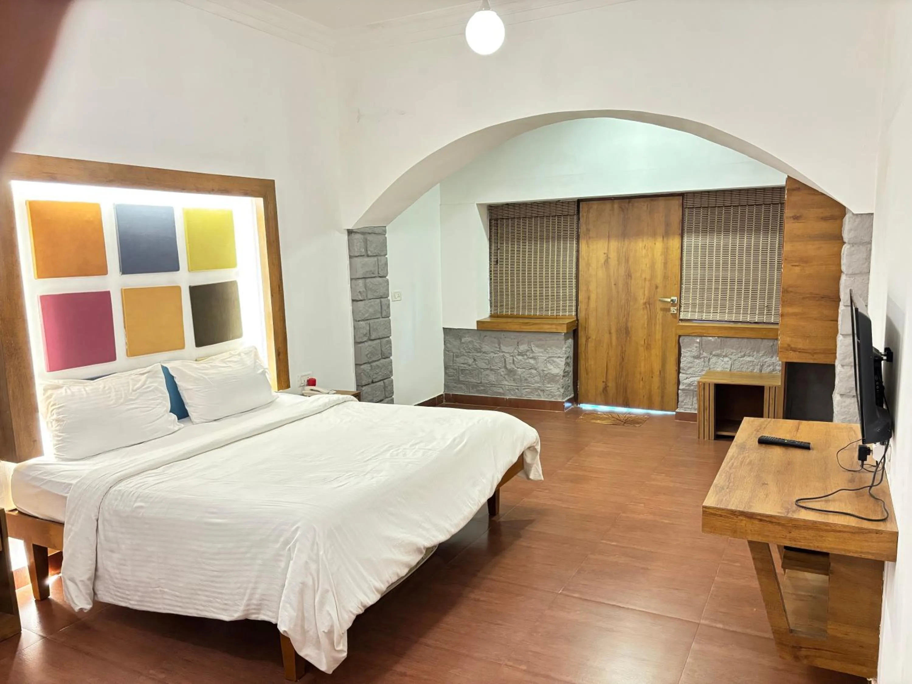 Deluxe Double Room in Zeenath Taj Gardens