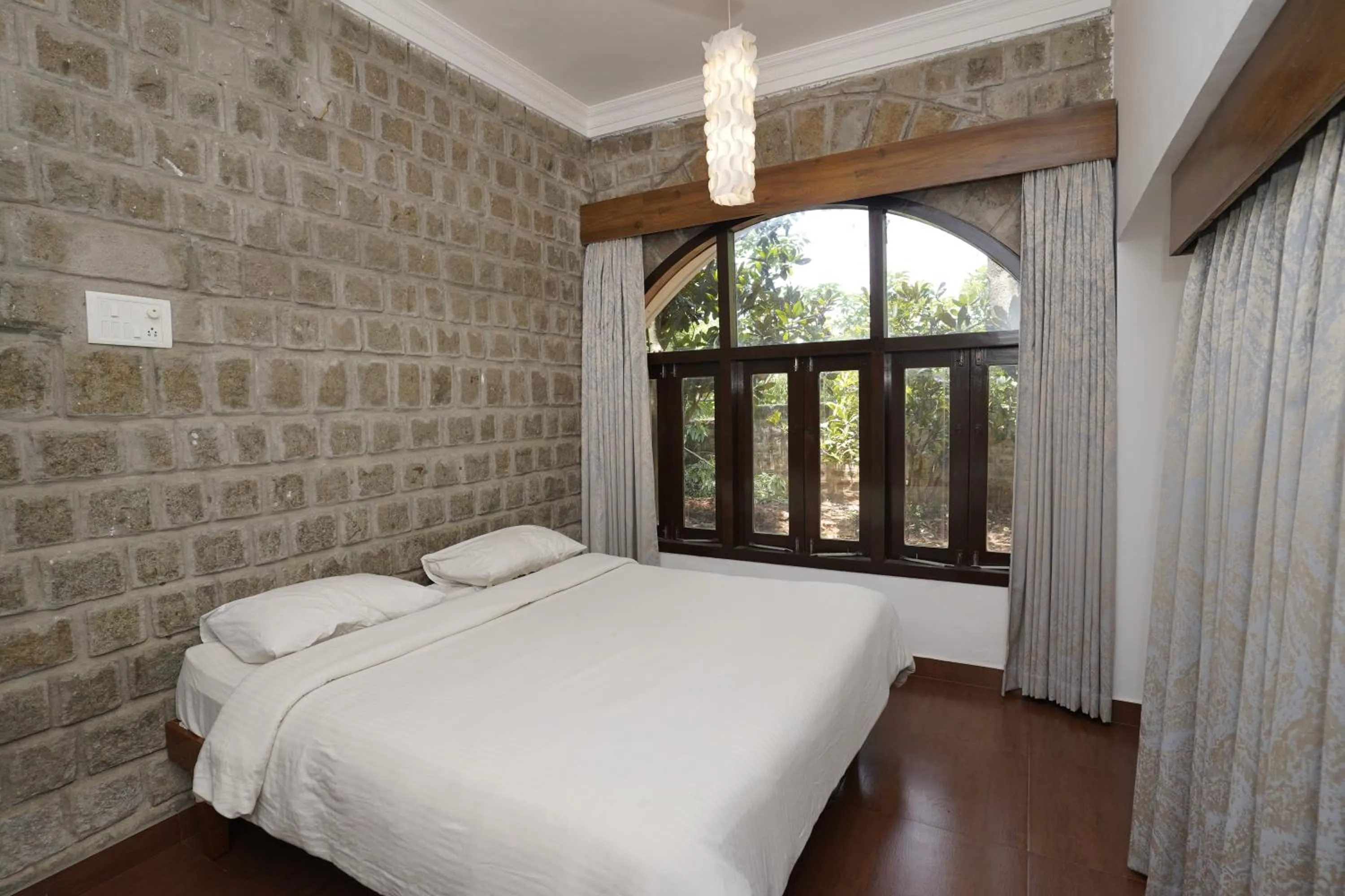 Deluxe Suite in Zeenath Taj Gardens