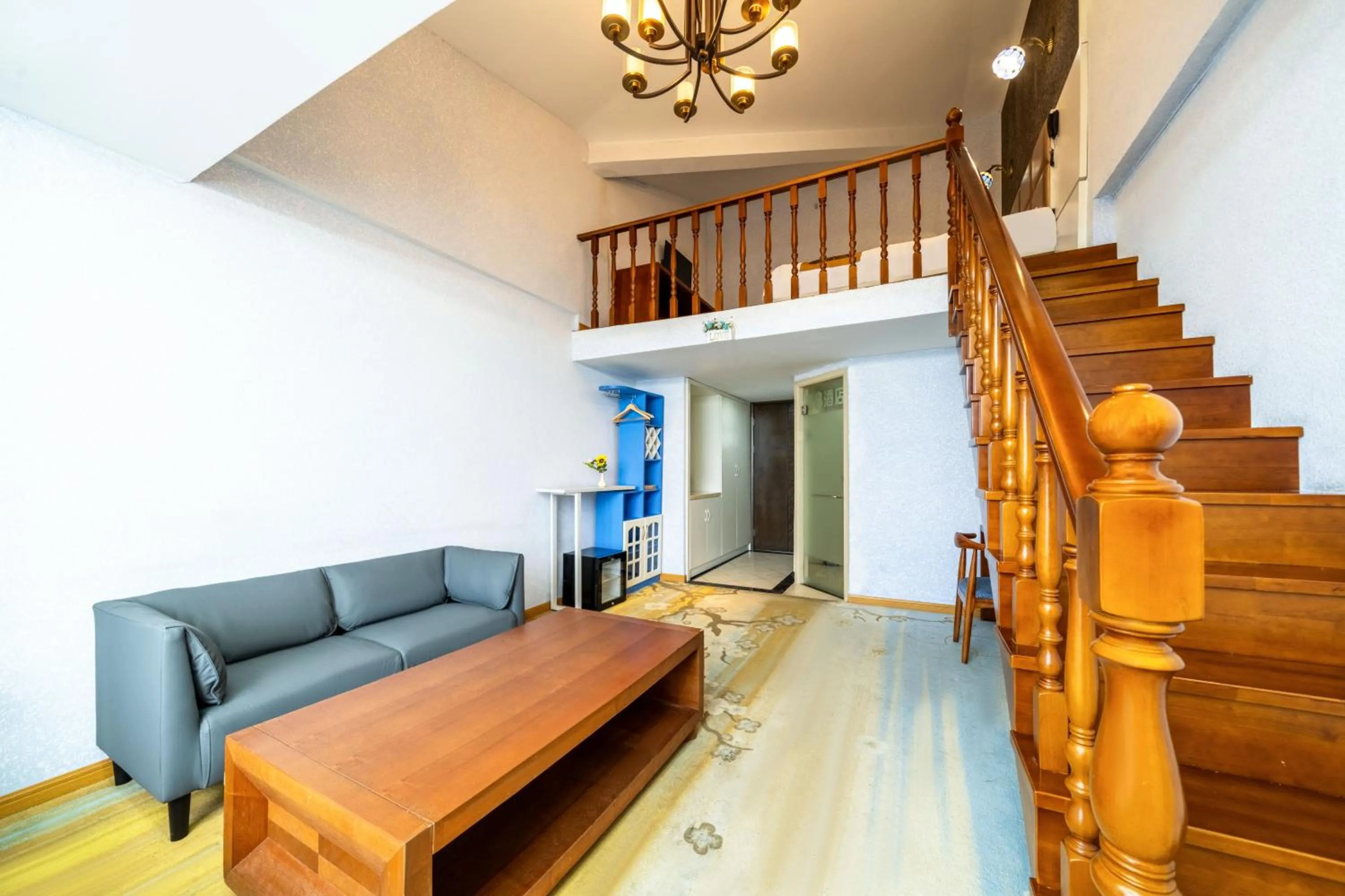 Duplex Suite in Bo Ai International Hotel Shanghai Pudong Airport Branch-Provide shuttle services to Pudong Airport and Disneyland