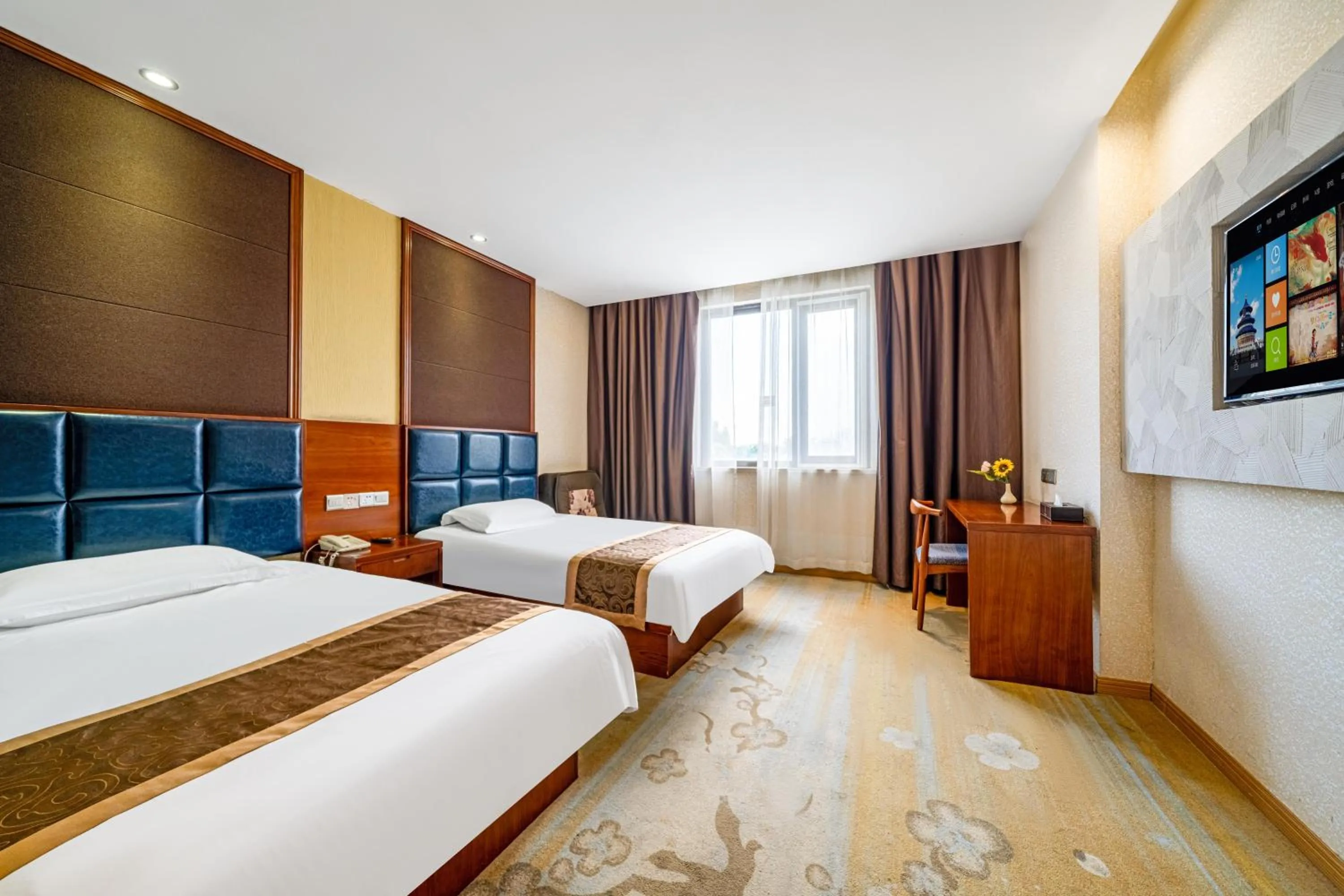 Business Twin Room in Bo Ai International Hotel Shanghai Pudong Airport Branch-Provide shuttle services to Pudong Airport and Disneyland