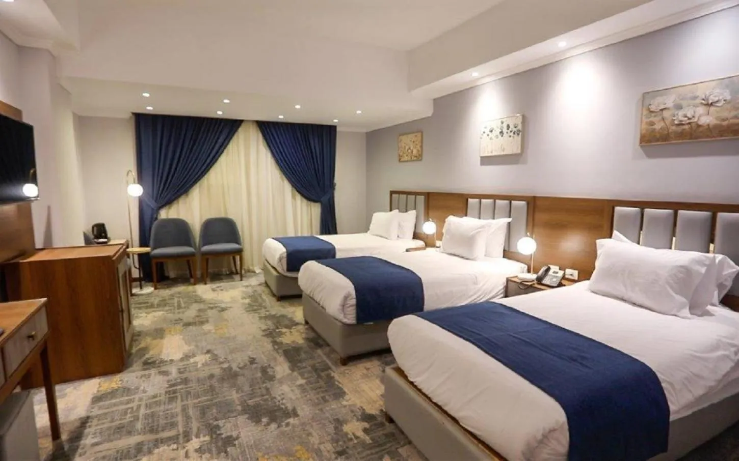 Luxury Triple Room - single occupancy in The Guard Hotel