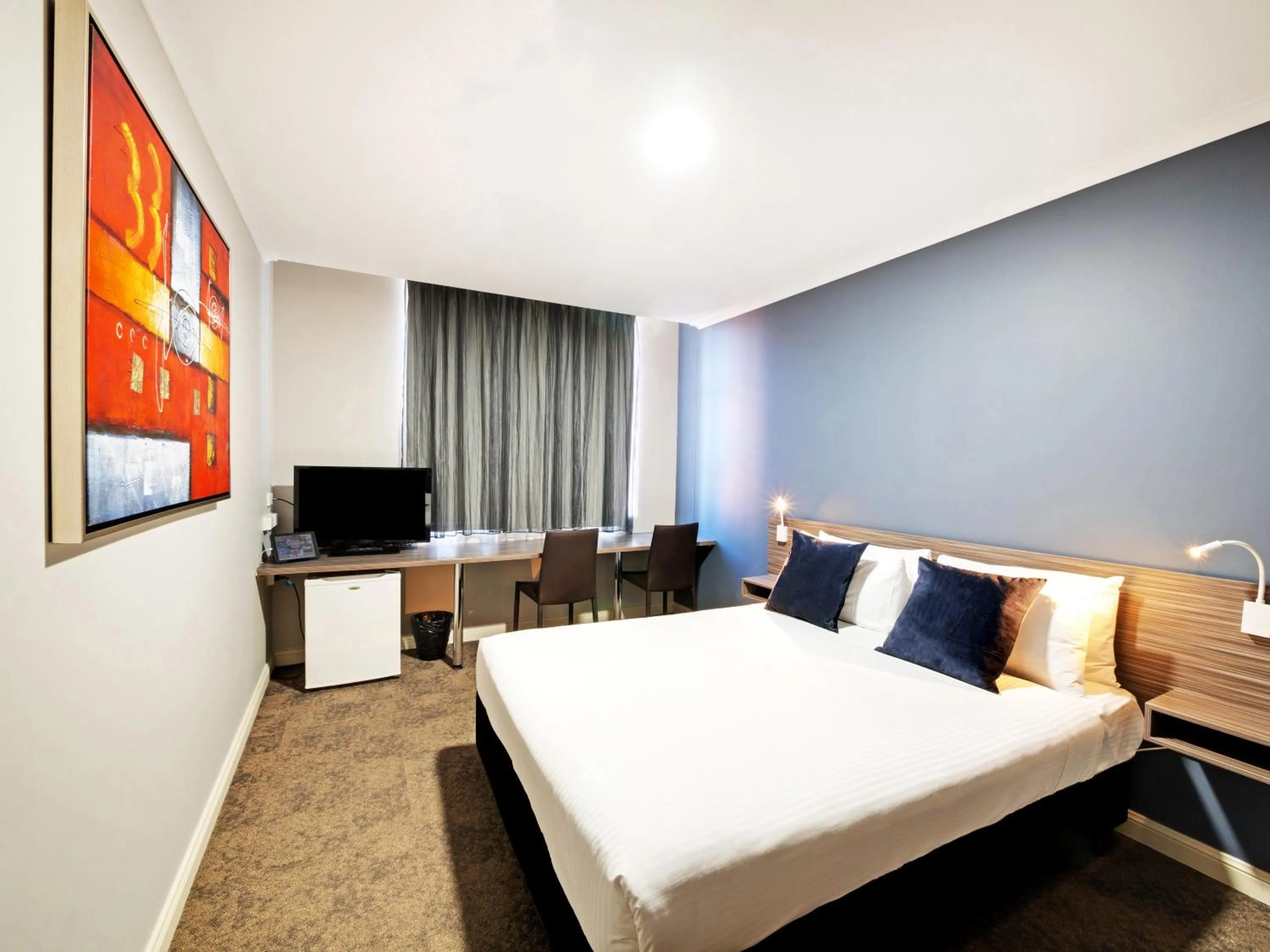 Queen Room in 28 Hotel