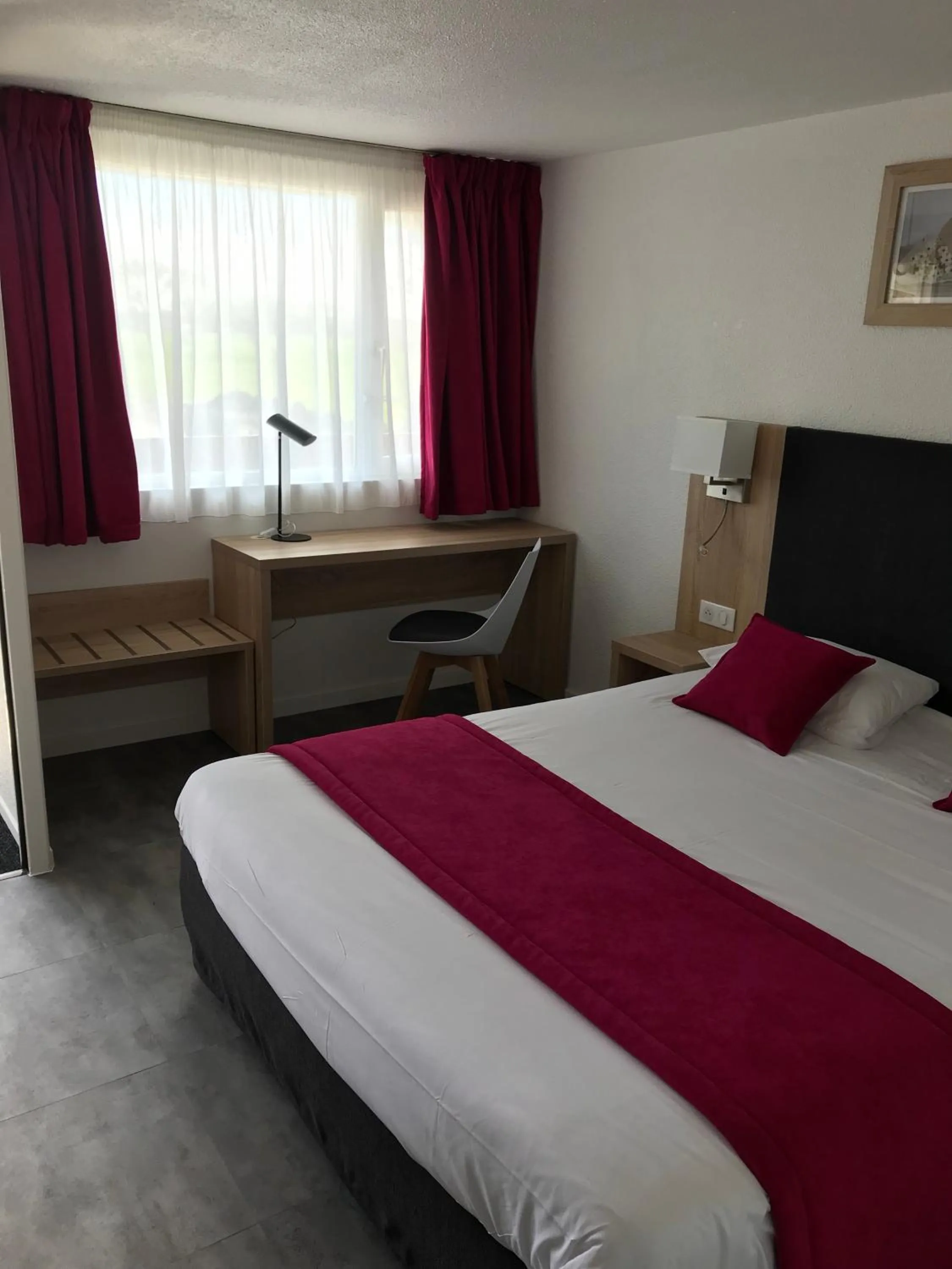 Double Room with One Double Bed in Kyriad Lille Est - Hem