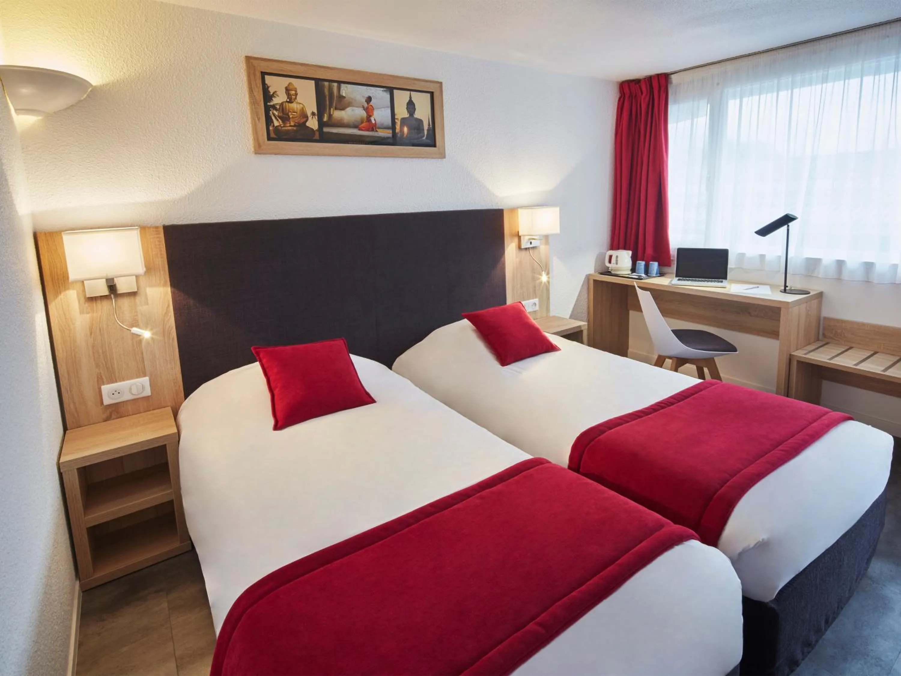 Twin Room in Kyriad Lille Est - Hem