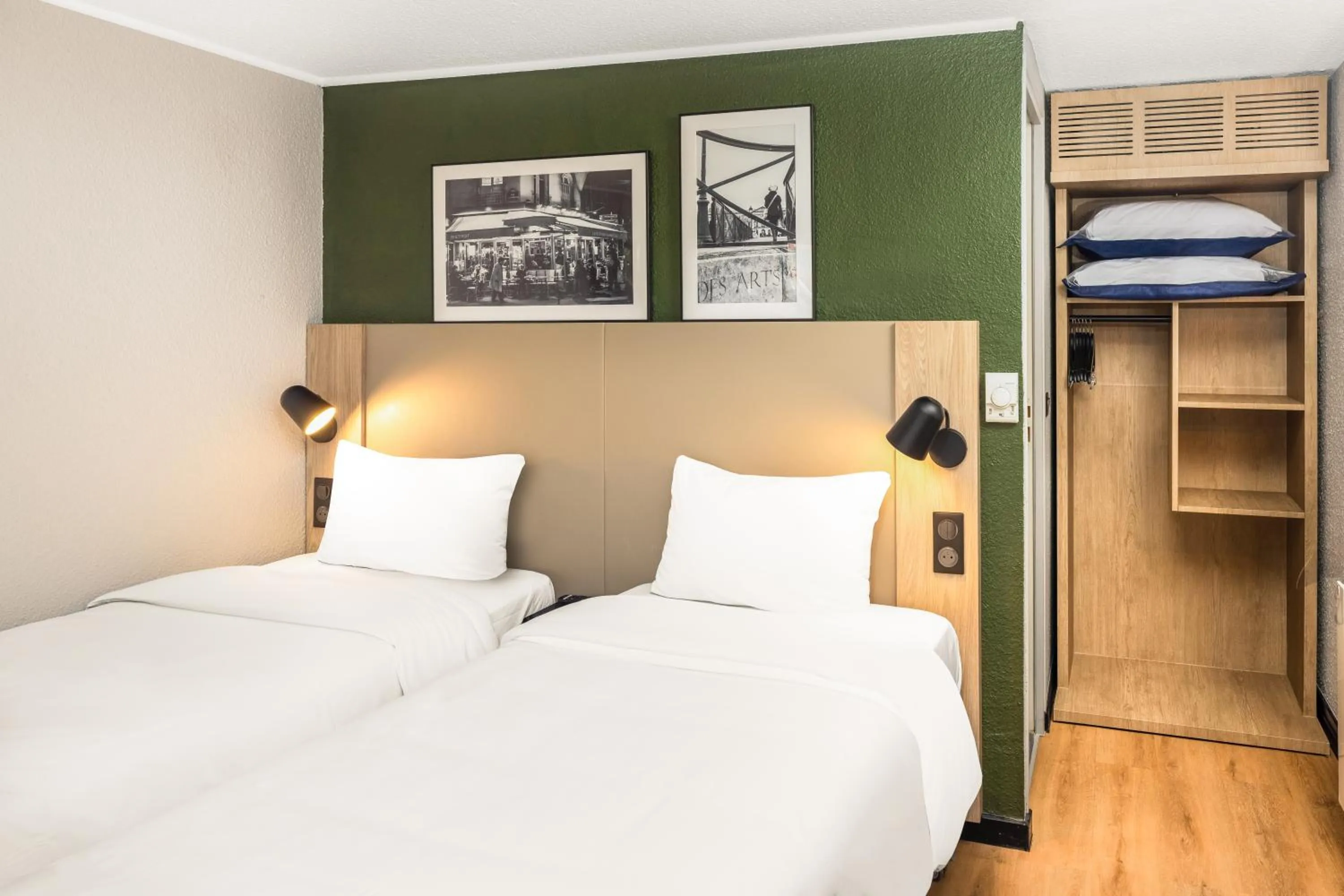 Standard Room - 2 Single Beds in Campanile NATURE - Lille Est Villeneuve-d'Ascq