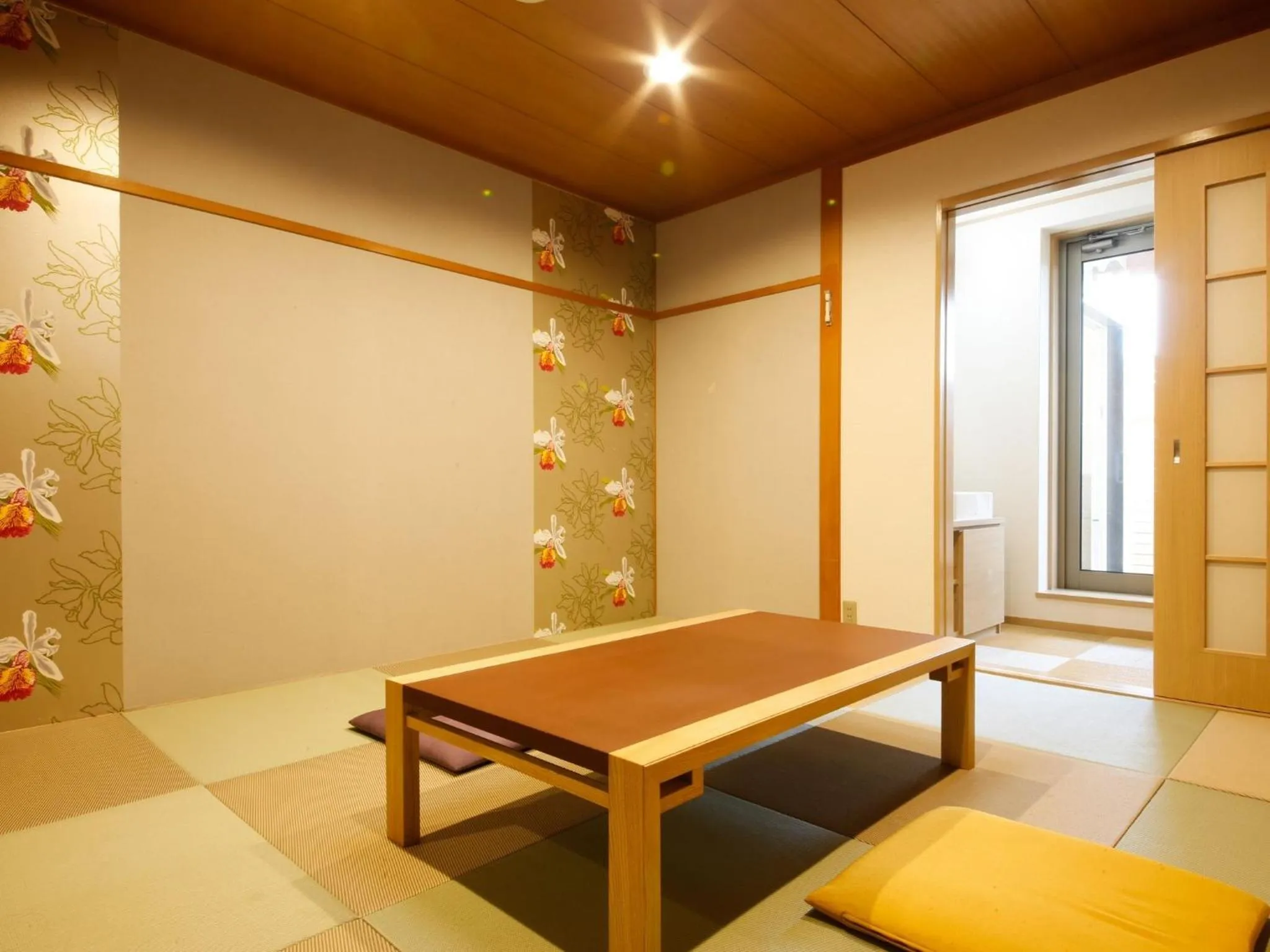 Japanese-Style Standard Room with Open Air Bathroom in Arima Hot Spring Ryokan Kotori