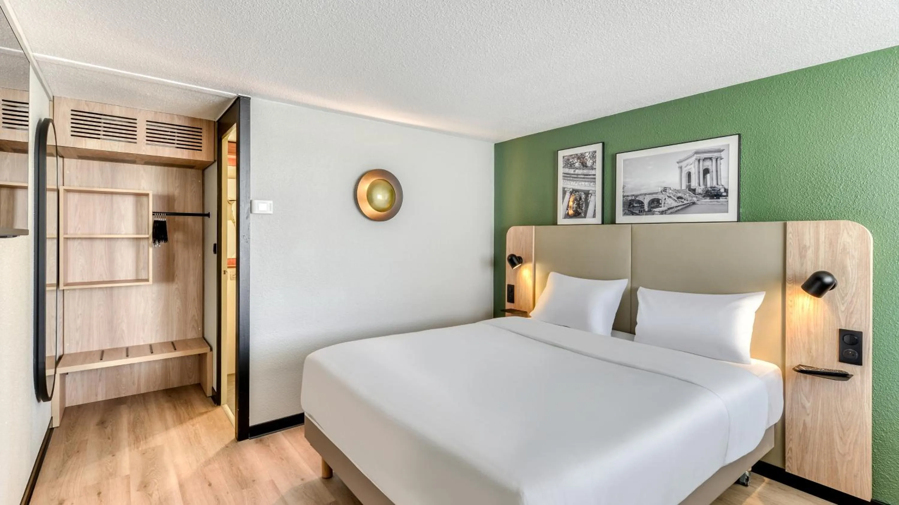 Standard Room - 1 Queen Bed in Campanile PRIME - Montpellier Est Le Millénaire
