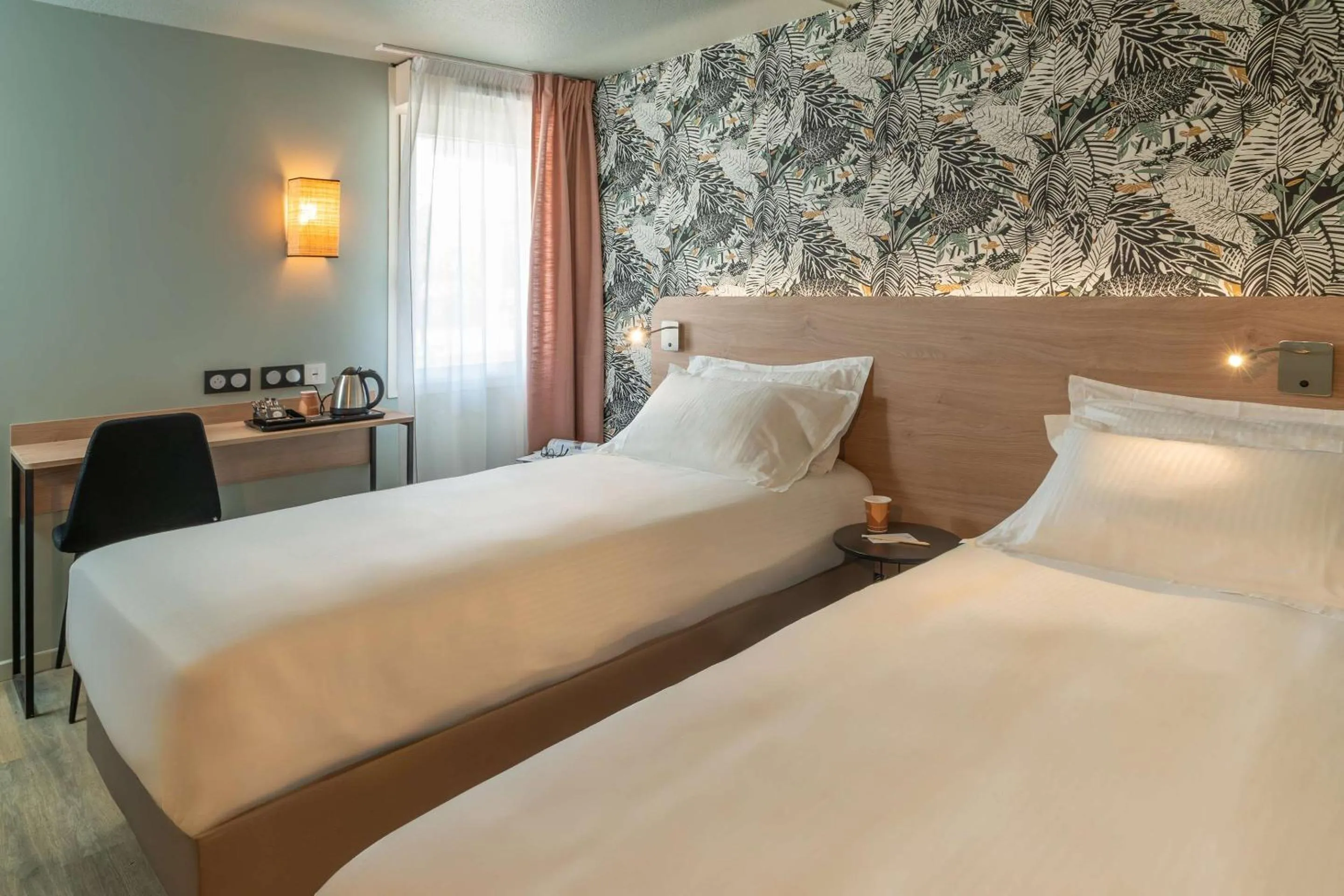 Classic Twin Room in Sure Hotel by Best Western Rochefort-sur-Mer
