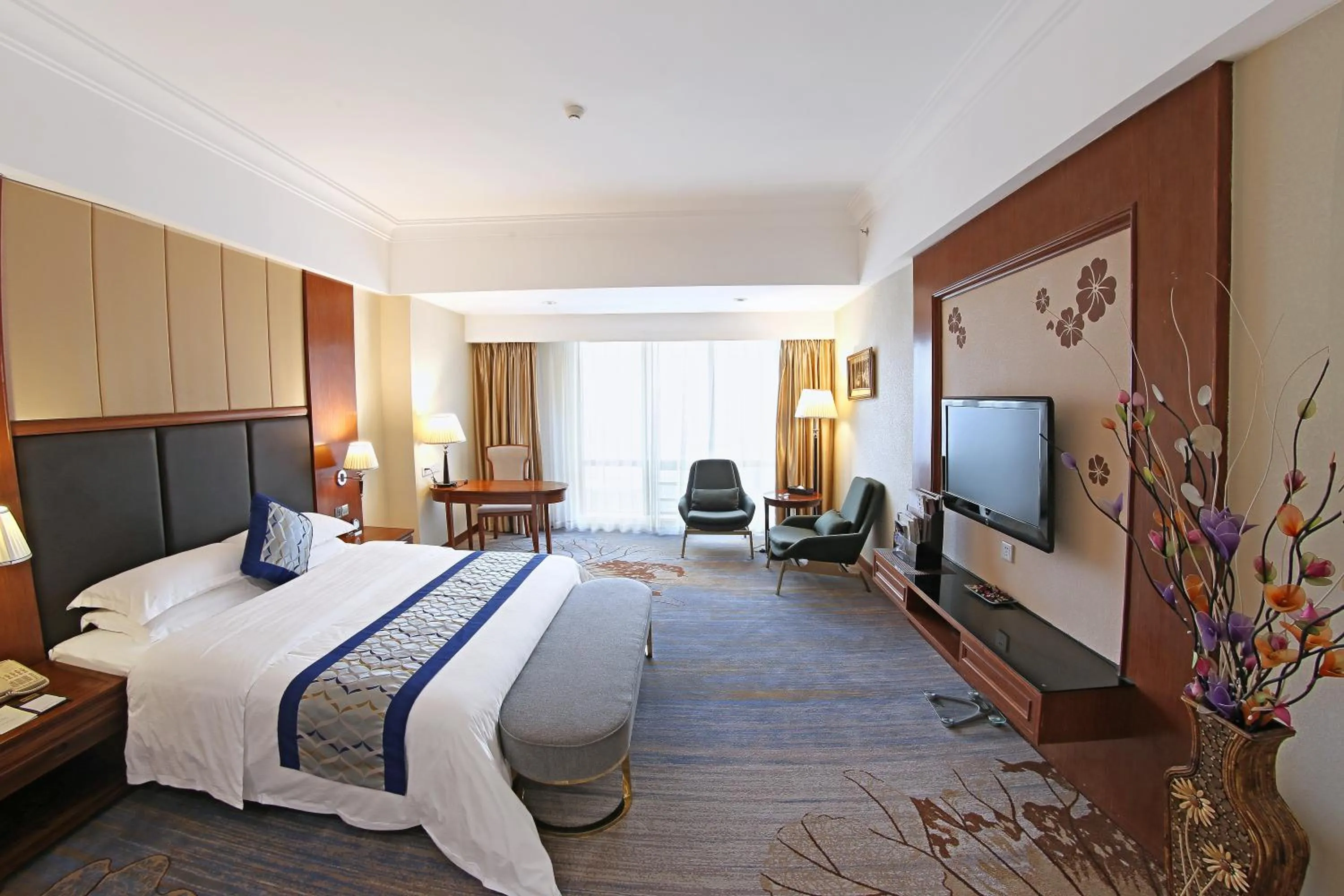 Queen Room in Gladden Hotel Jiangmen