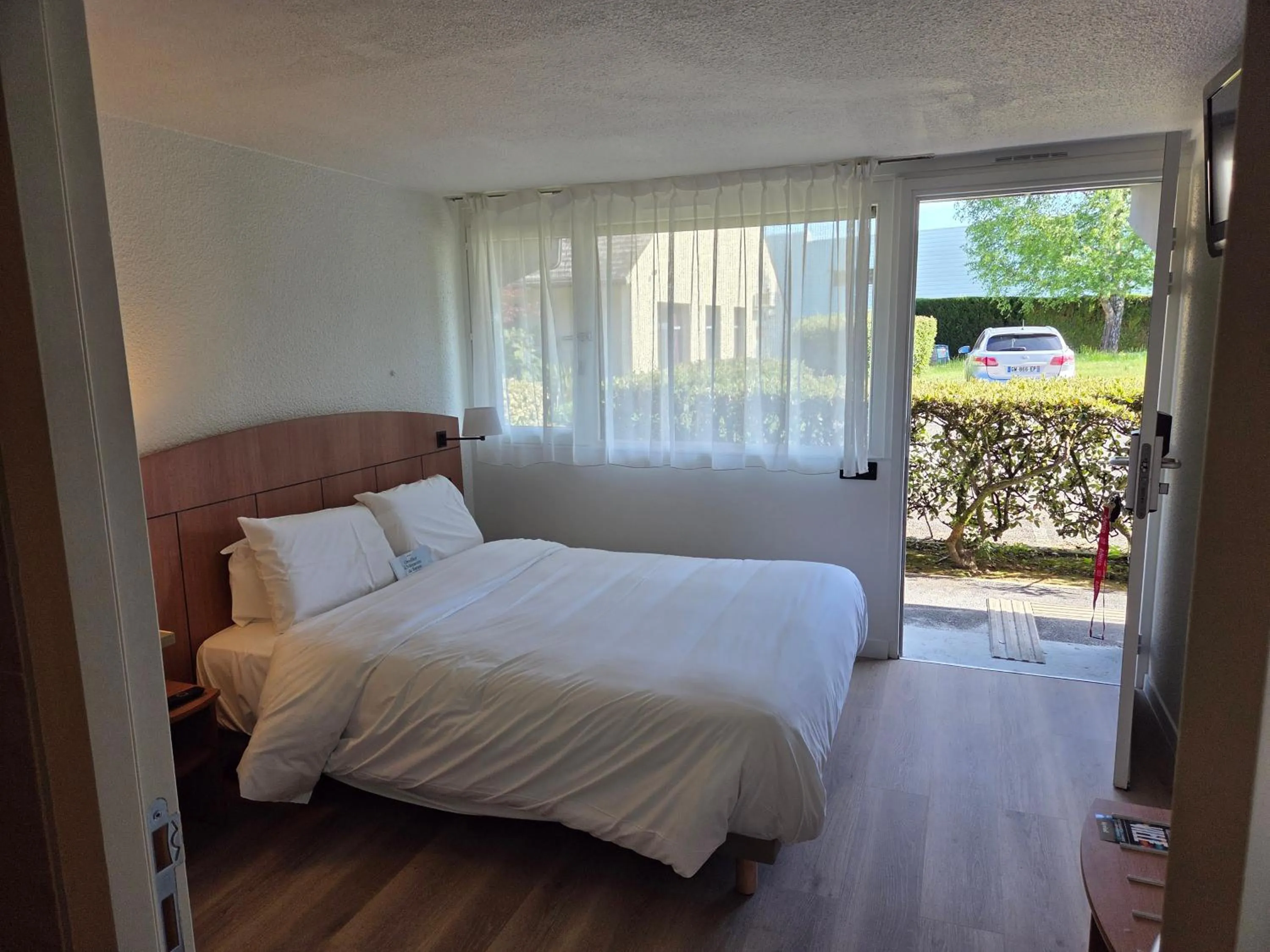 Accessible Room - 1 Double Bed in Kyriad Tarbes Odos