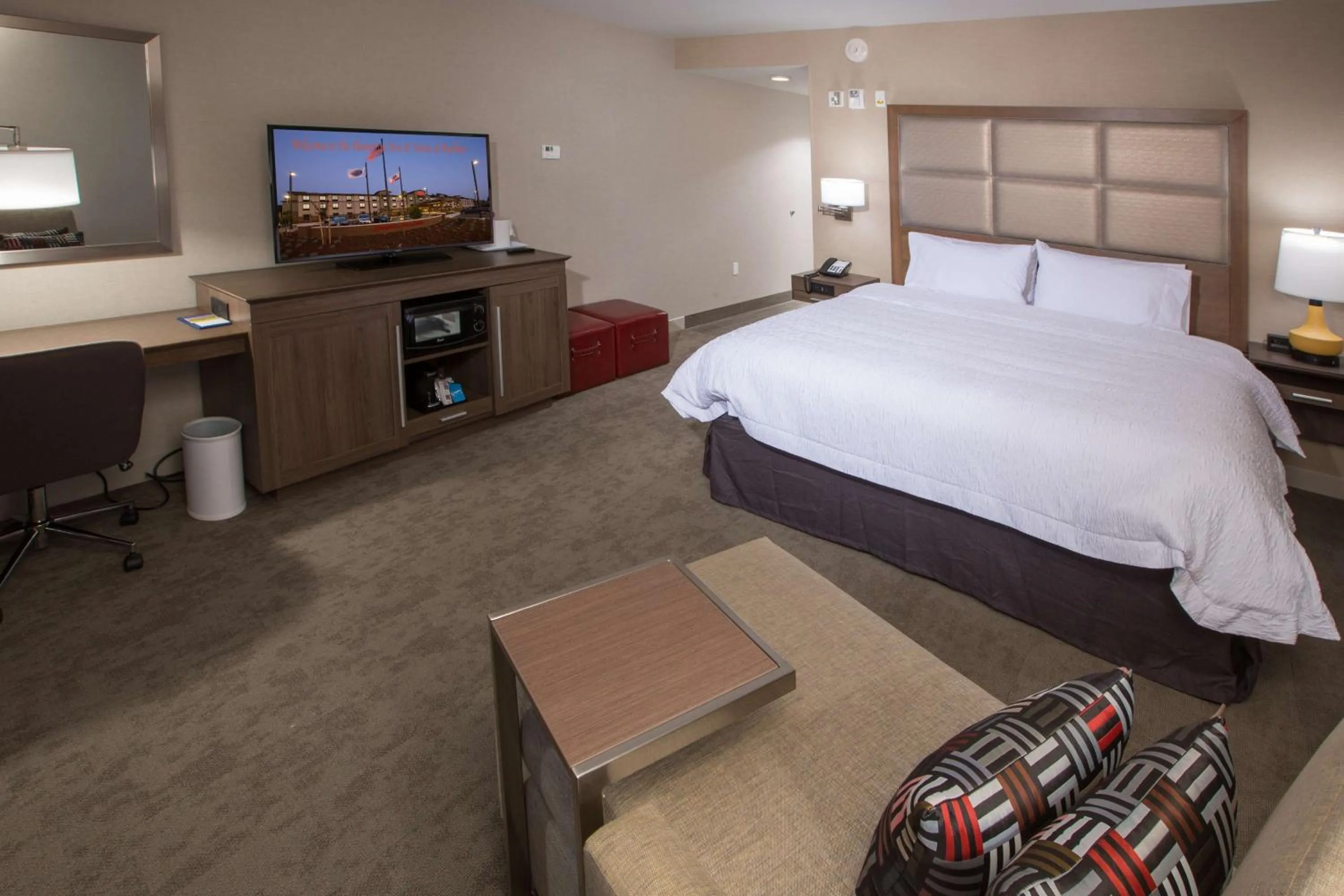 King Room - Hearing Accessible/Non-Smoking  in Hampton Inn & Suites Buellton/Santa Ynez Valley, Ca