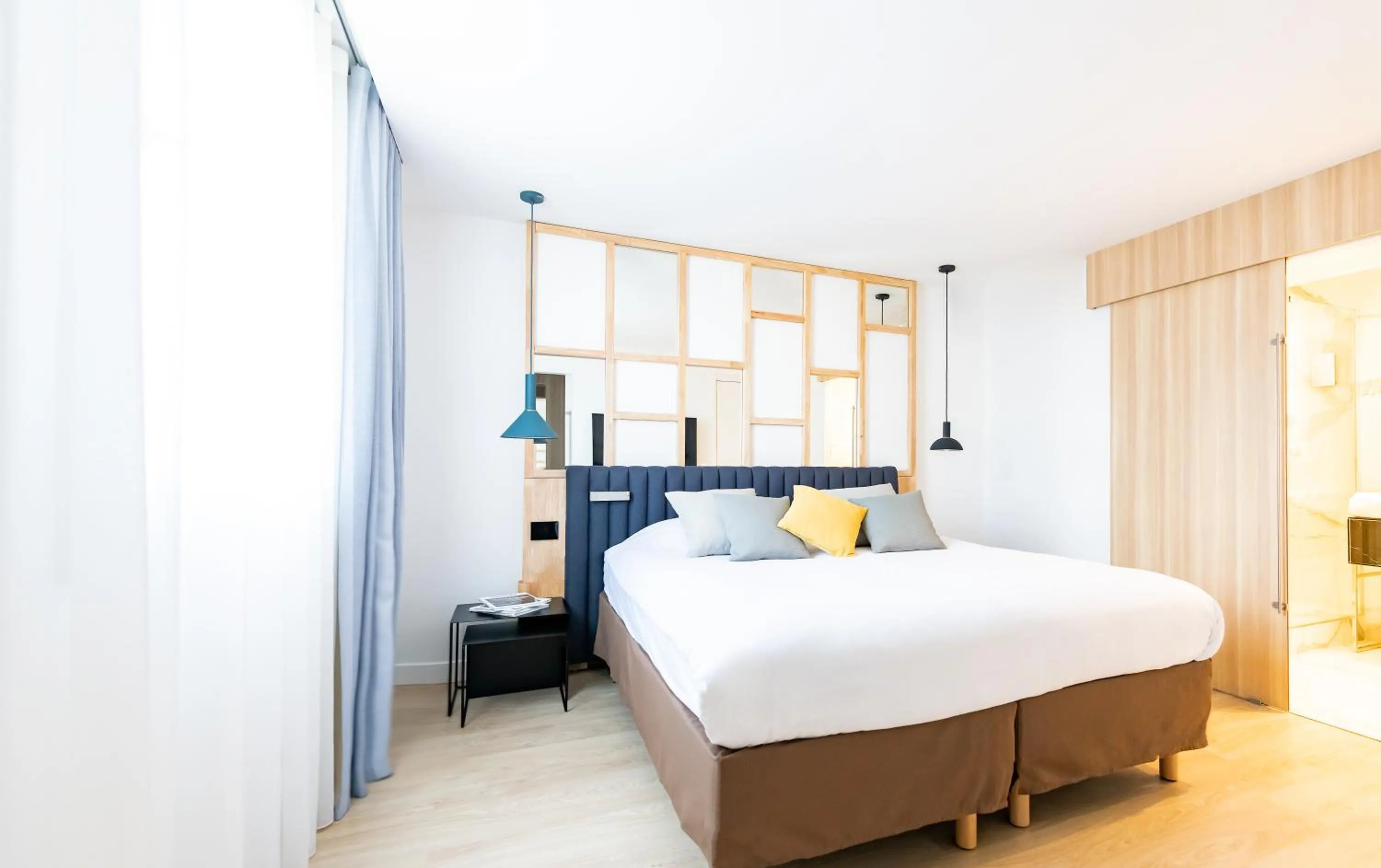Suite (1 Queen Bed and 1 Sofa Bed) in Campanile Paris Ouest - Pont de Suresnes