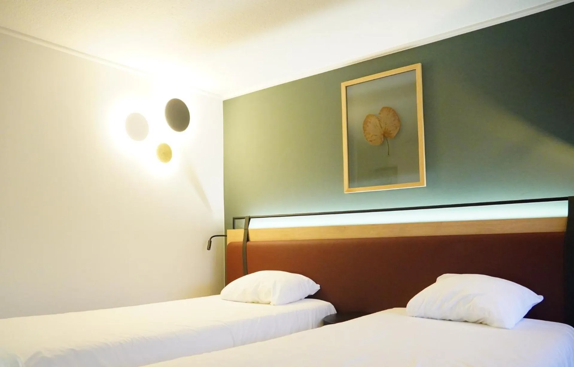 Superior Room - 2 Single Beds (renovated room) in Campanile Mulhouse - Illzach Ile Napoléon