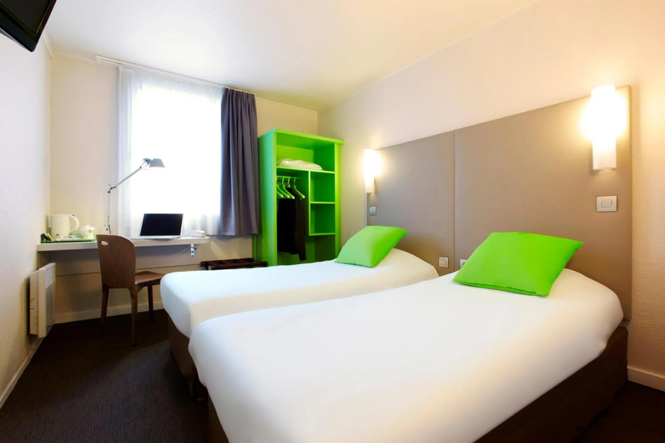 Superior Triple Room in Campanile Paris Est Bobigny