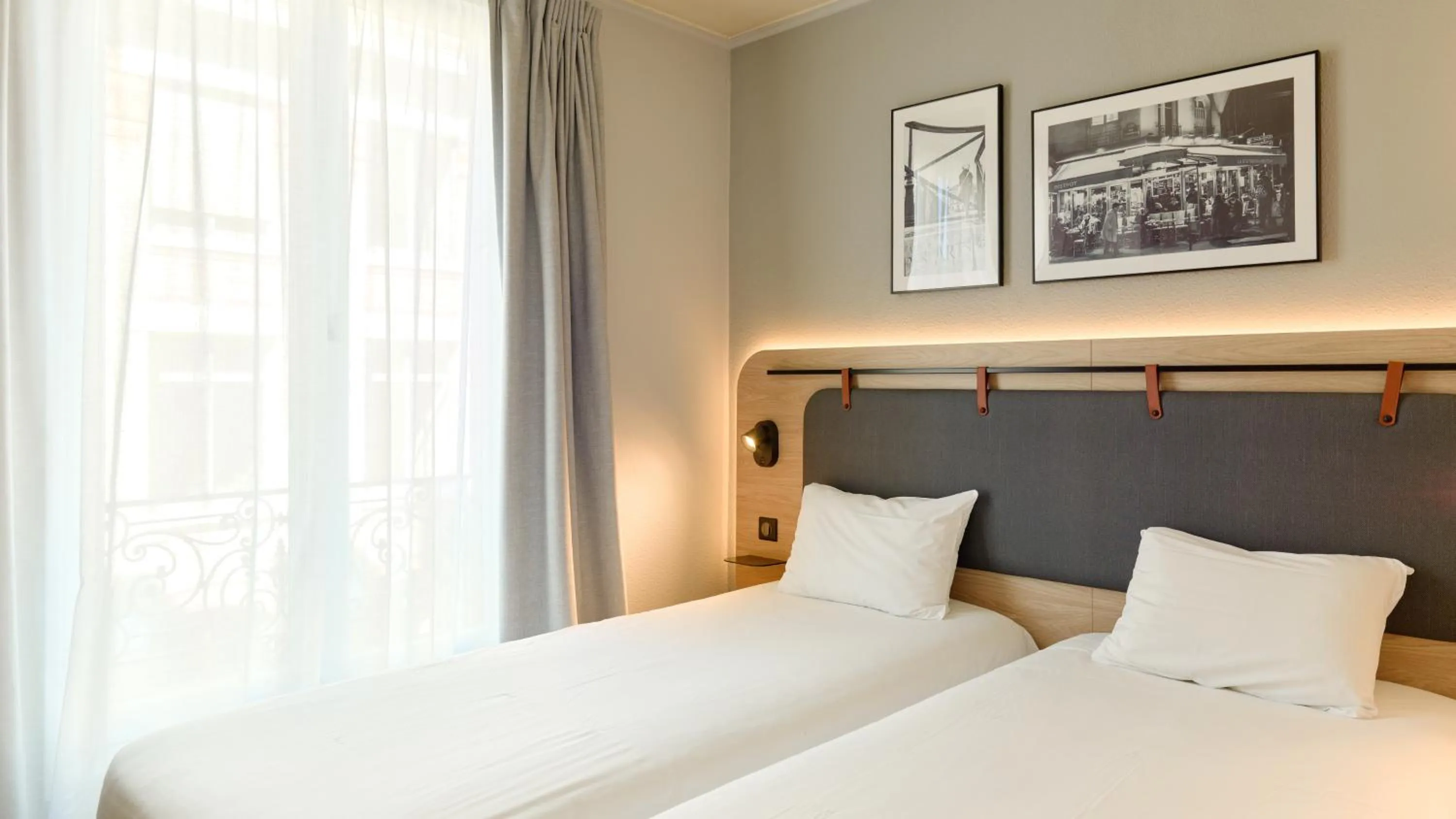 Standard Room - 2 Single Beds in Campanile PRIME - Paris 15 Tour Eiffel