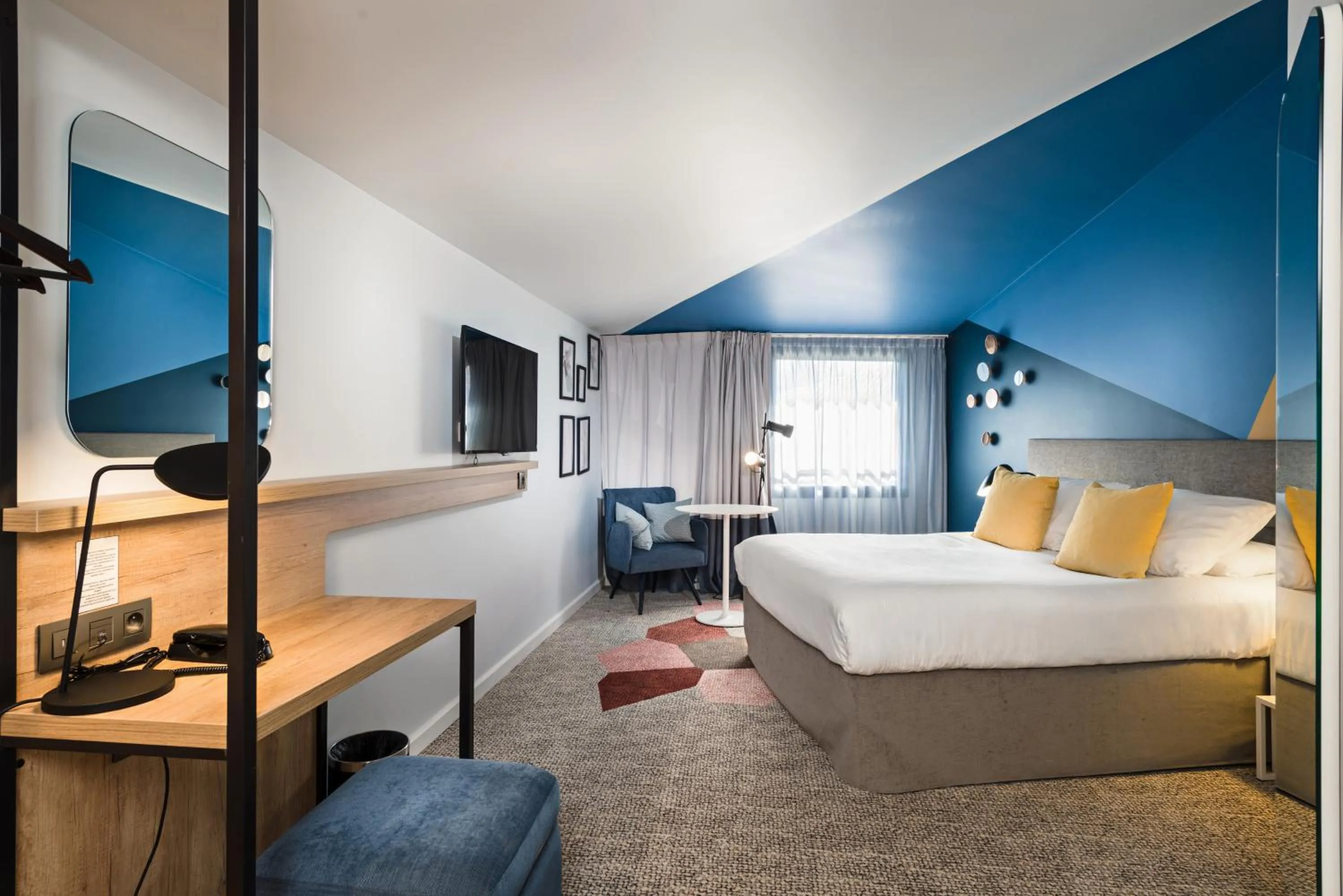 Superior Queen Room in Radisson Hotel Aix En Provence