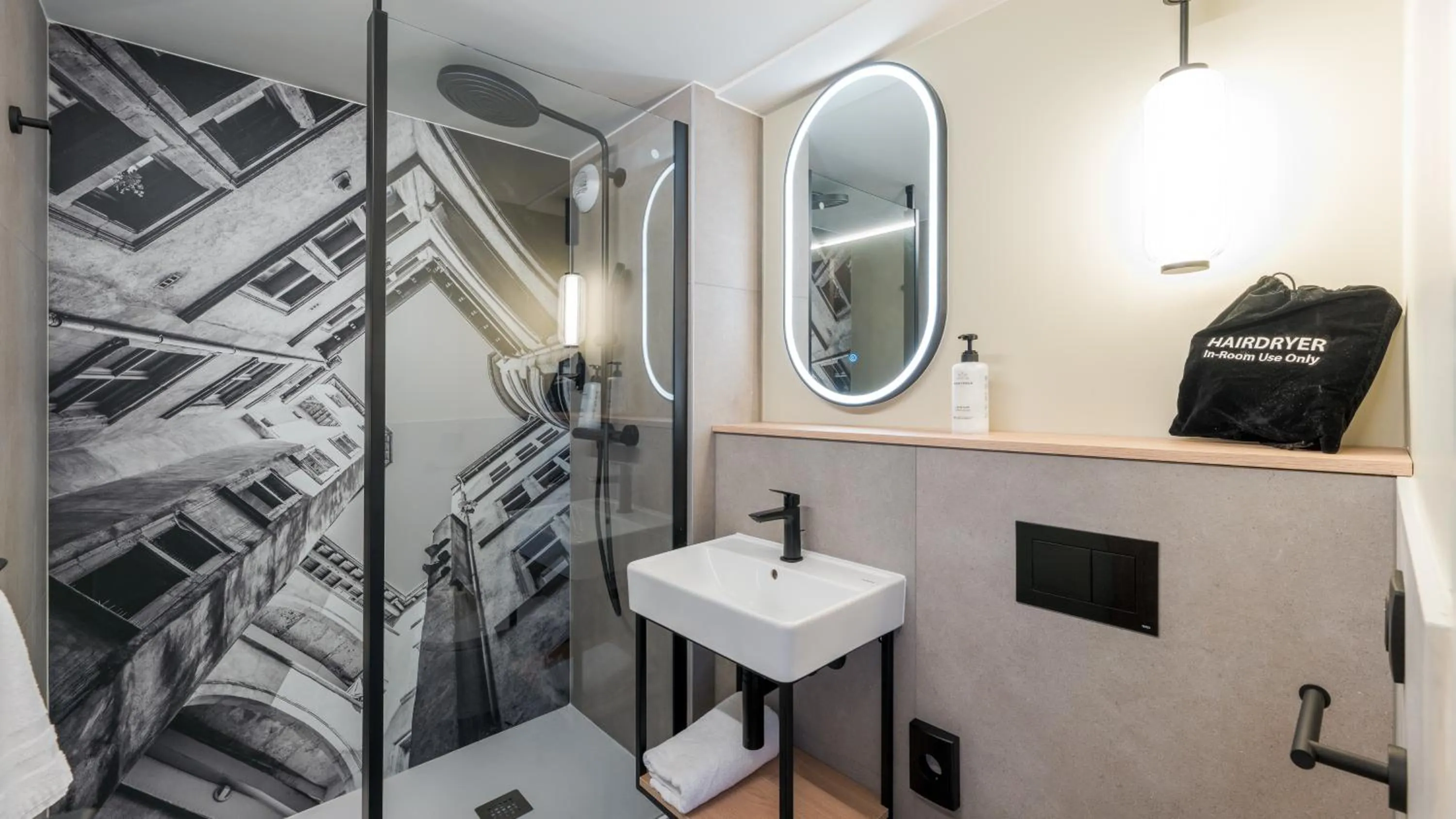 Family Room with One Double Bed, One Single Bed and One Bunk Bed in Campanile NATURE - Lyon Est Bron Eurexpo